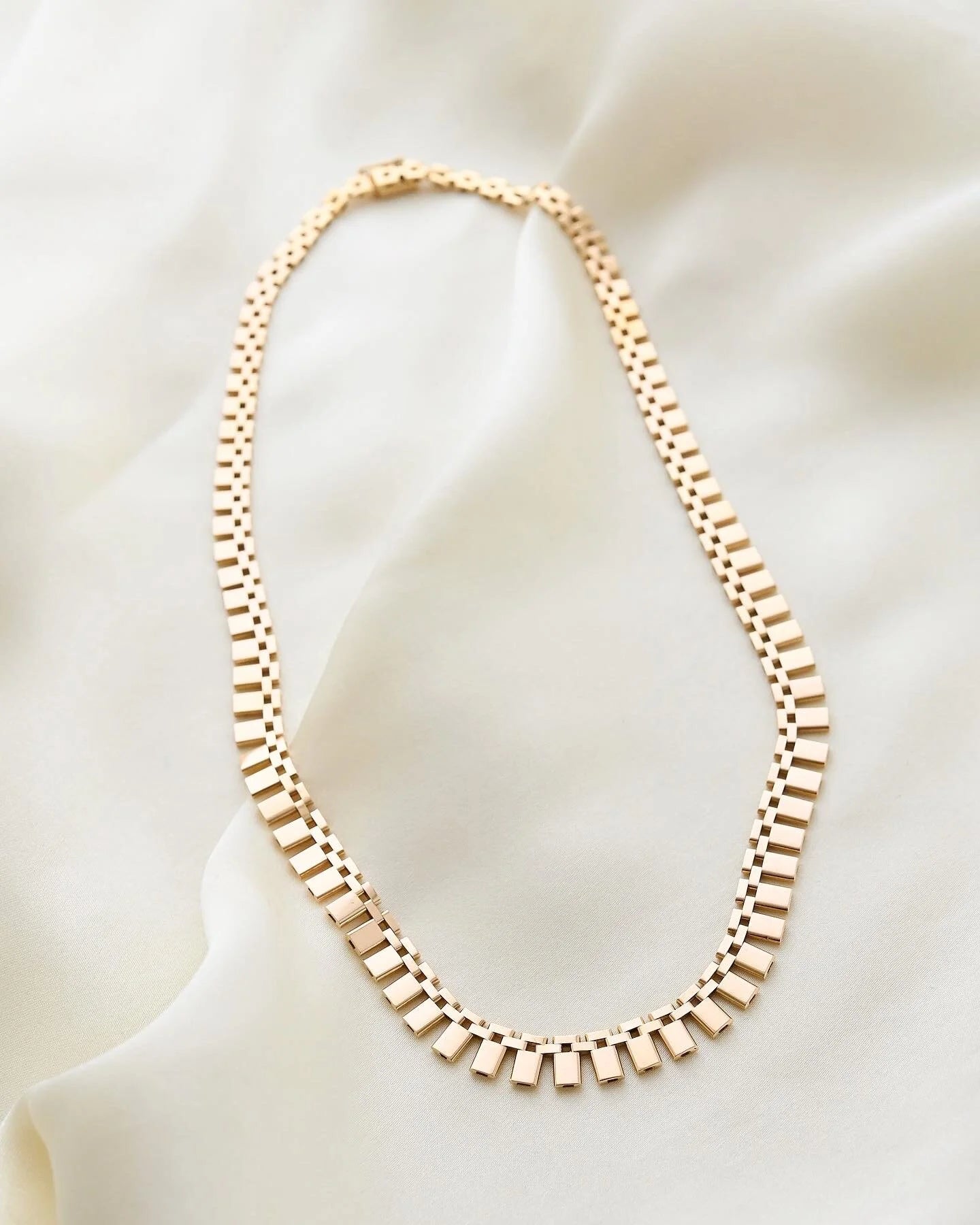 Superb Rare 18K!!!!!! Gold Brick Link Necklace