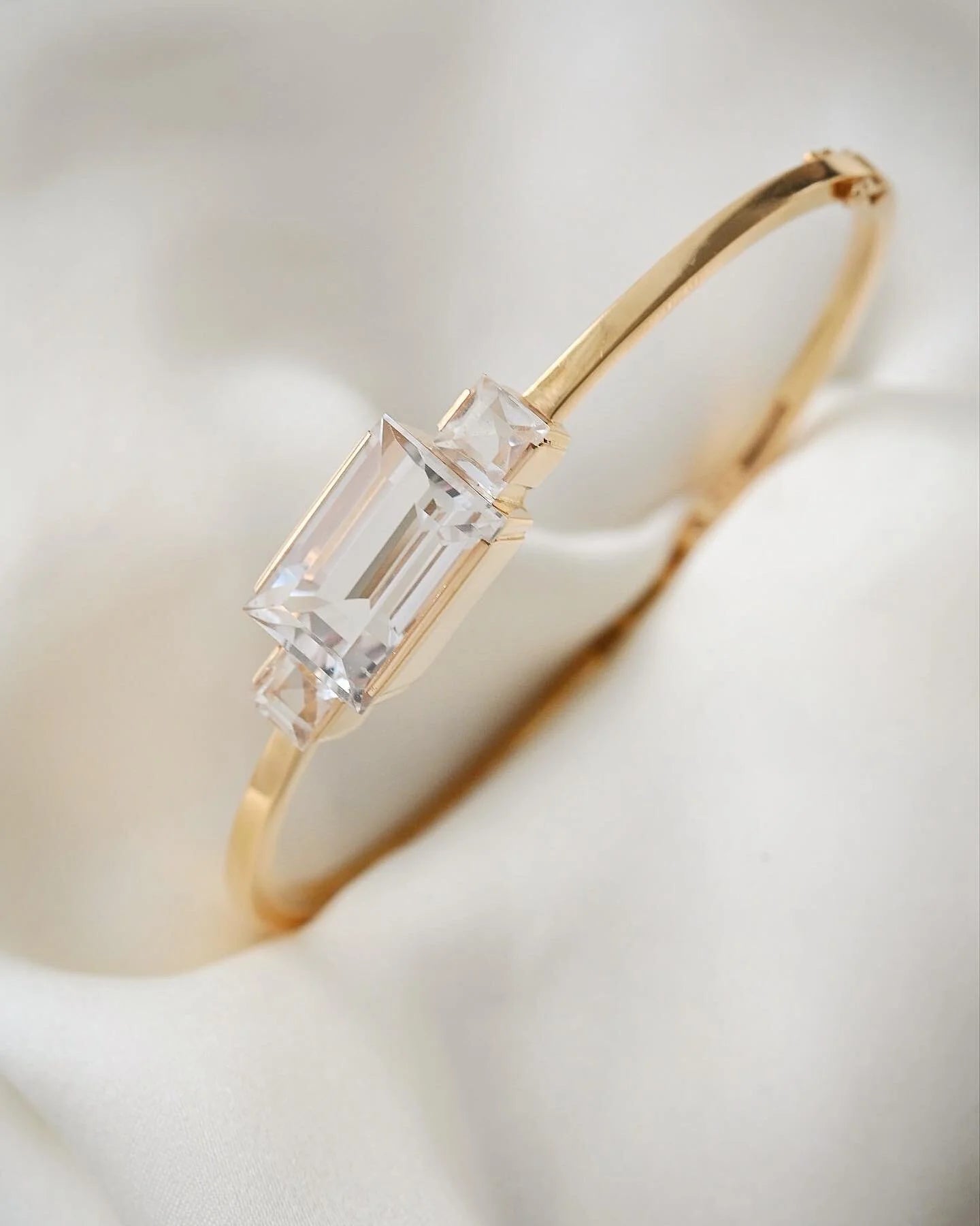 Extraordinary Rock Crystal Bangle 18K Gold 1949