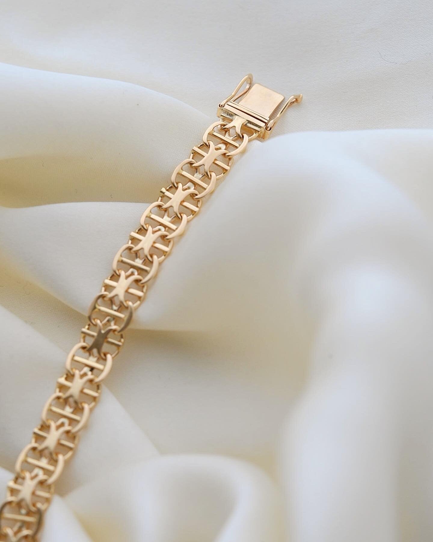 Gorgeous Swedish Bracelet by Ahlms 1966 18K Gold