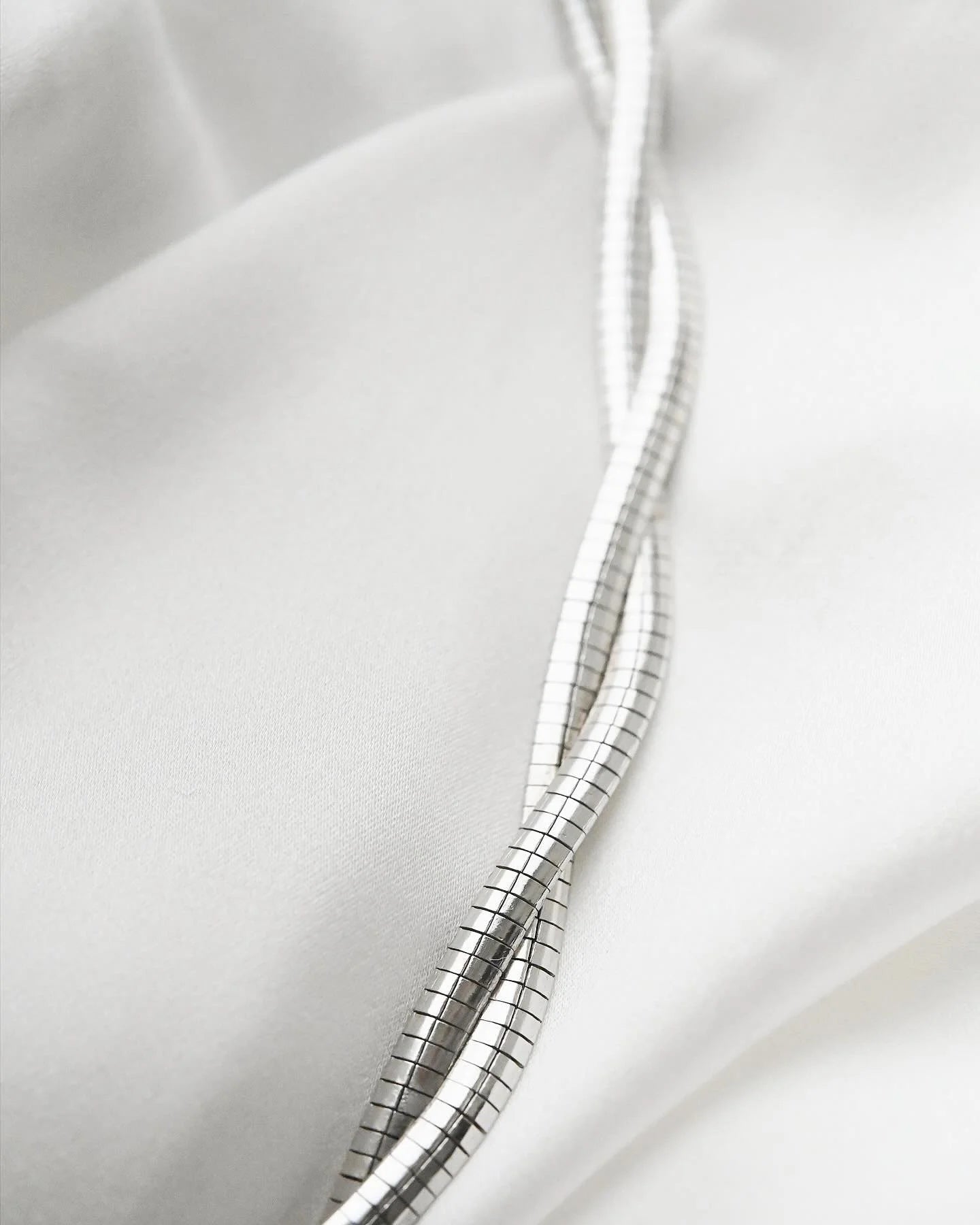 37 grams Heavy Gorg Omega Twist Two Sided Necklace Silver