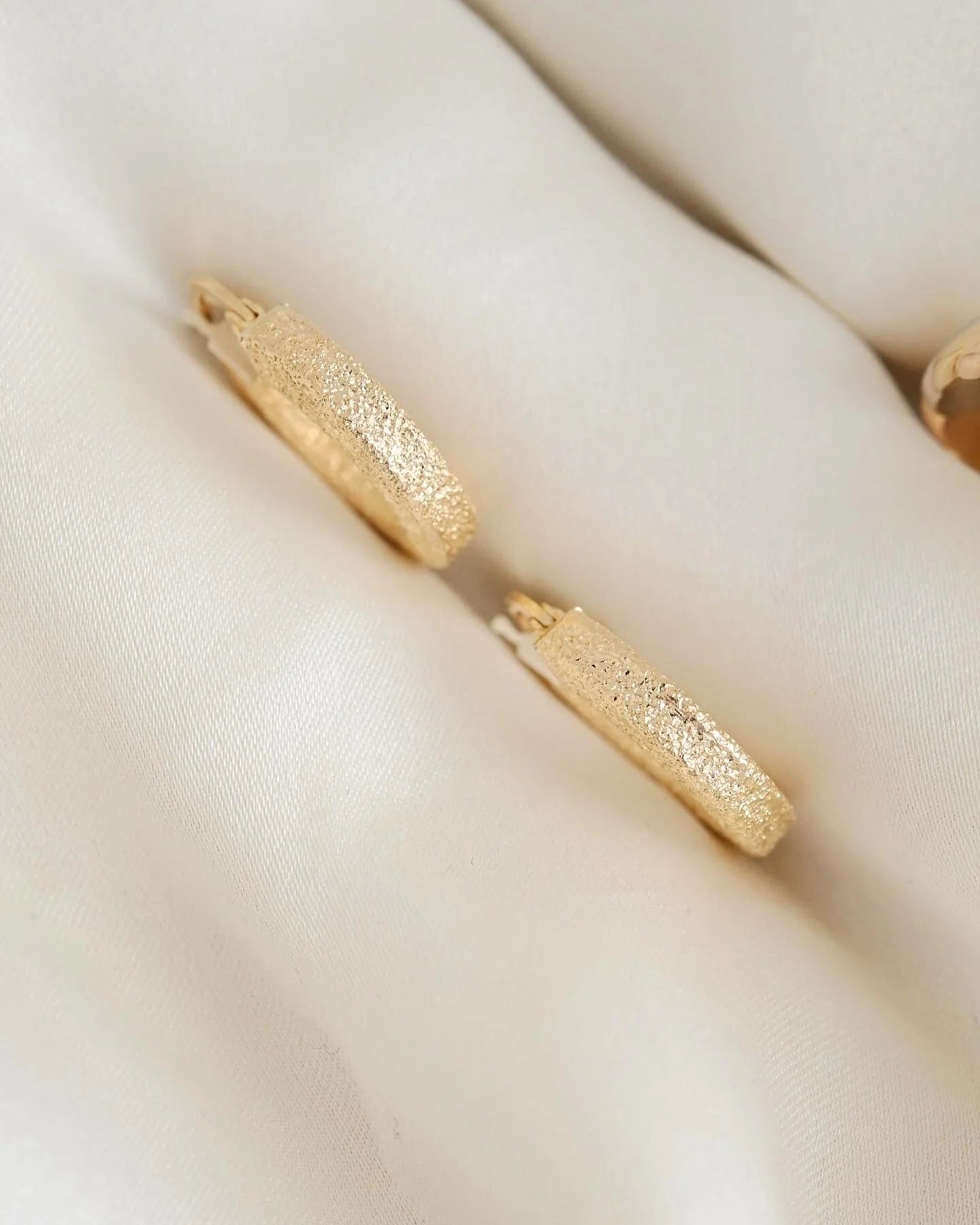 Tuesday Selection Vintage Pieces 18K Gold