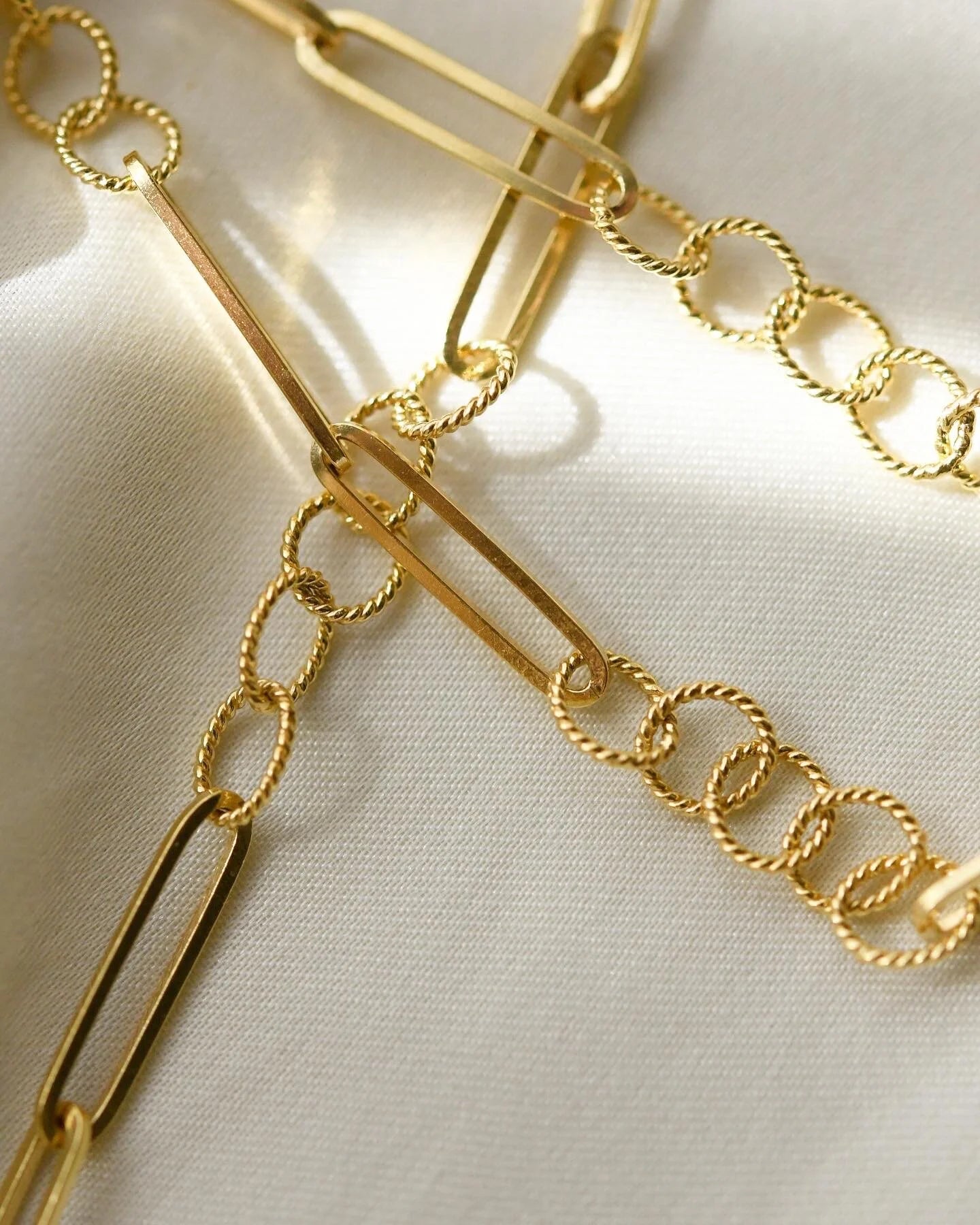Long Poetic Vintage Chain from Uno A Erre 18K Gold
