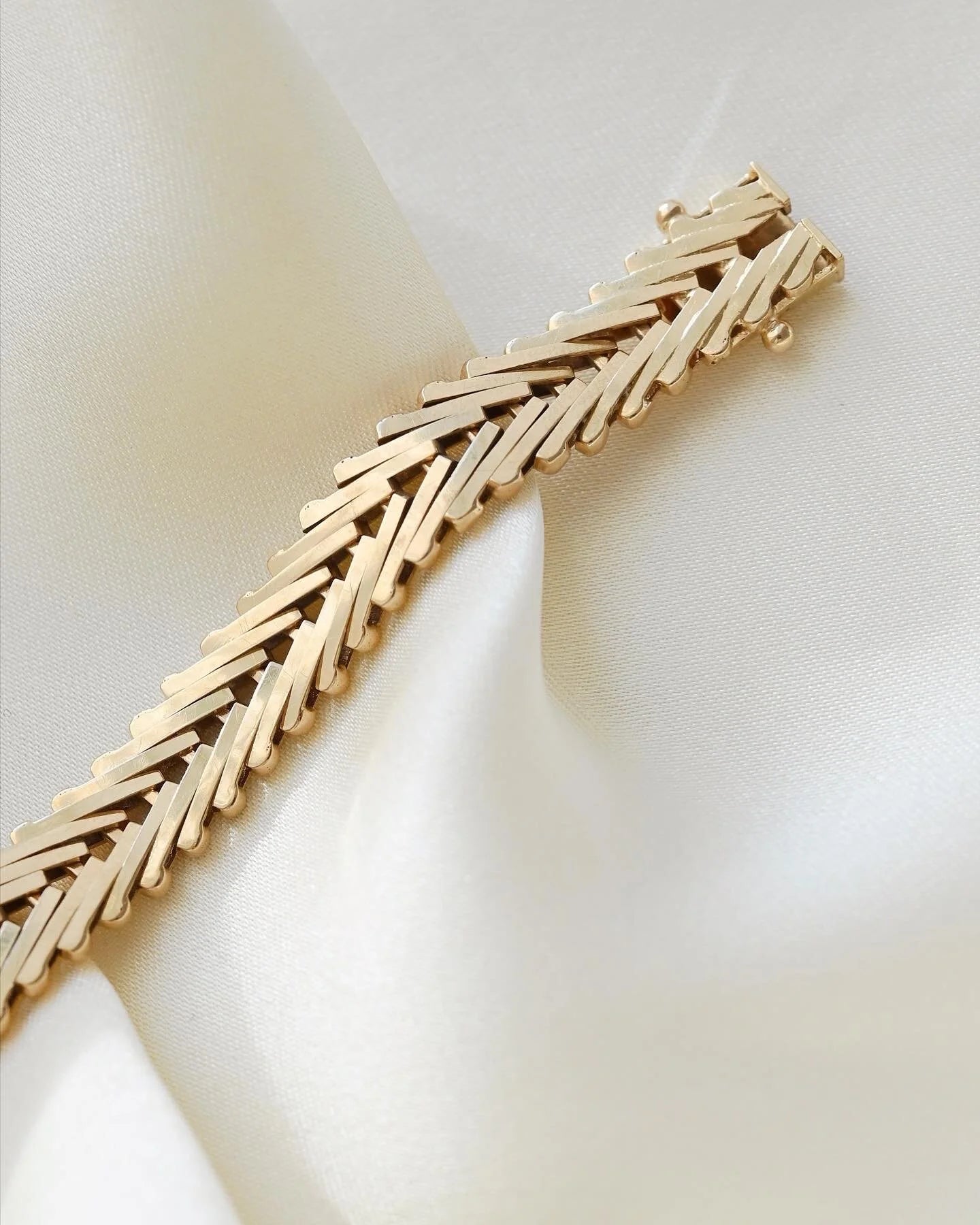 Beautiful Classic Danish Geneva Link Bracelet 14K Gold 1960s