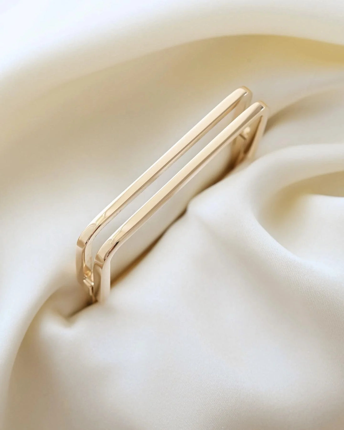 Perfect Scupltural Danish Vintage Bangle By Jørgen Rasmussen 14K Gold 1970s
