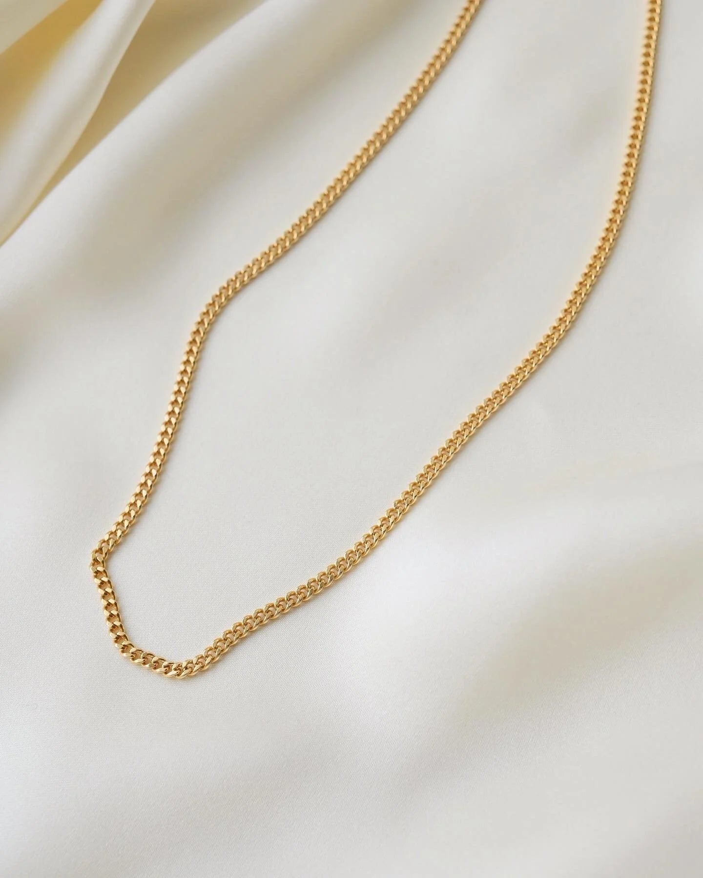 Italian Curb Link Chain 19 Inches 18K Gold