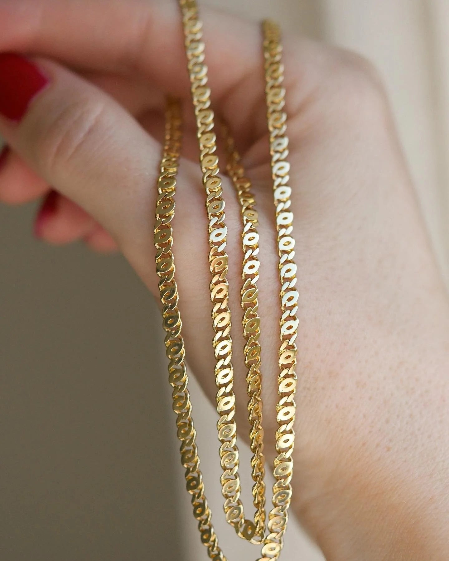 Beautiful Vintage Curb Link with a Twist 14K Gold