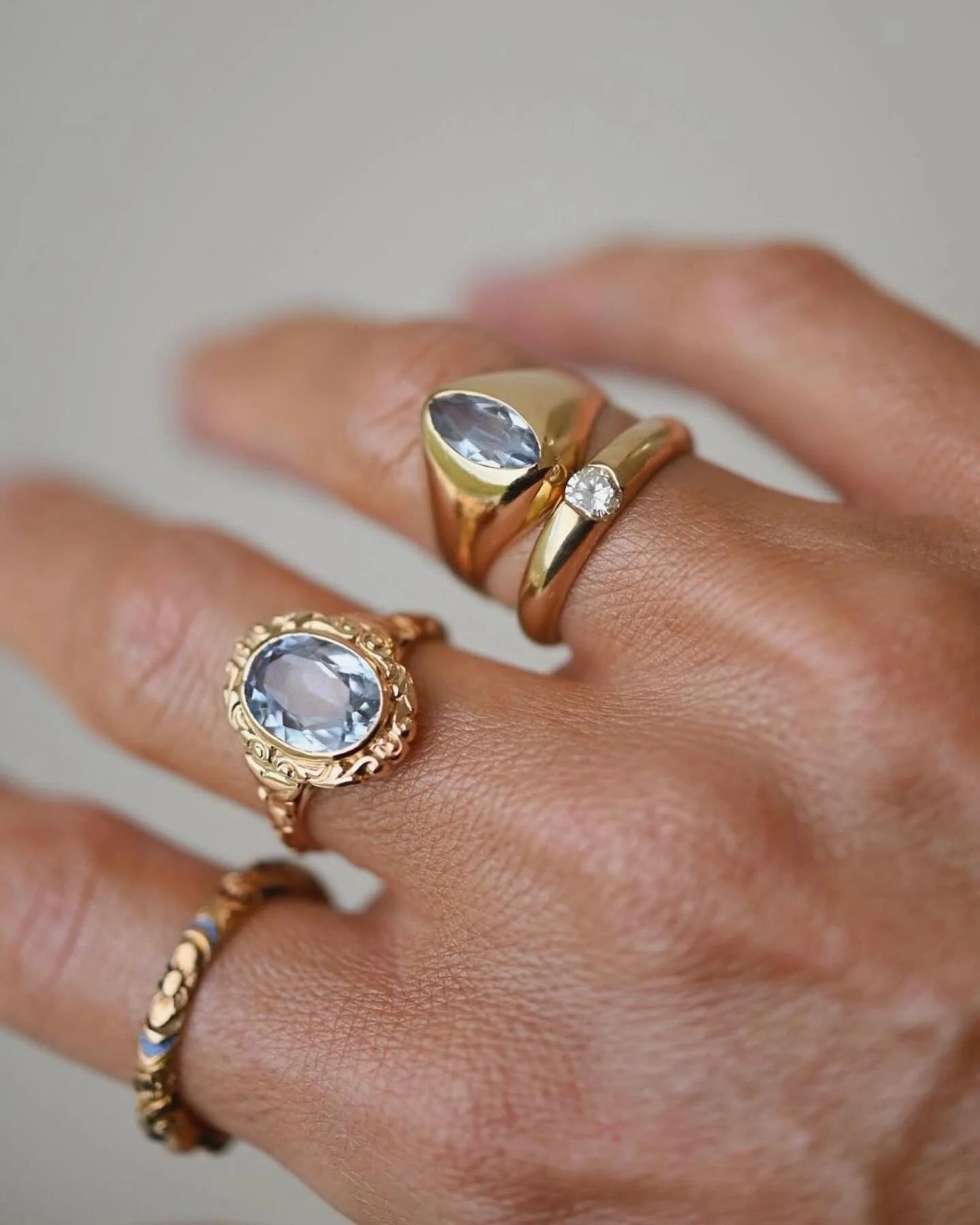 Romantic Antique Blue Spinel Ring from Personal Collection 18K Gold 1940s