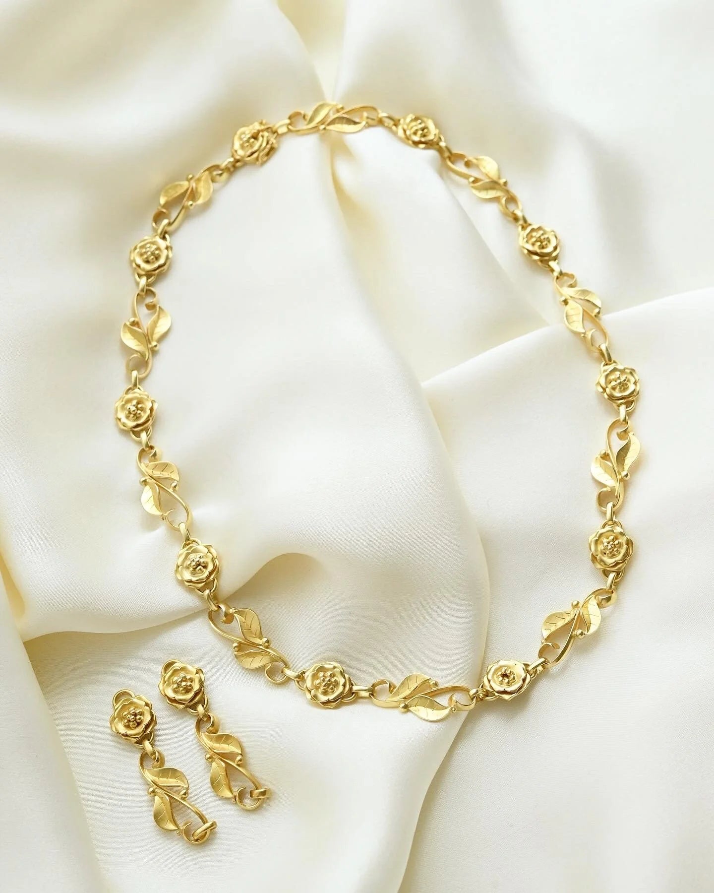 Stunning Rare Masterpiece Necklace by Georg Jensen 18K Gold Beg.1900s