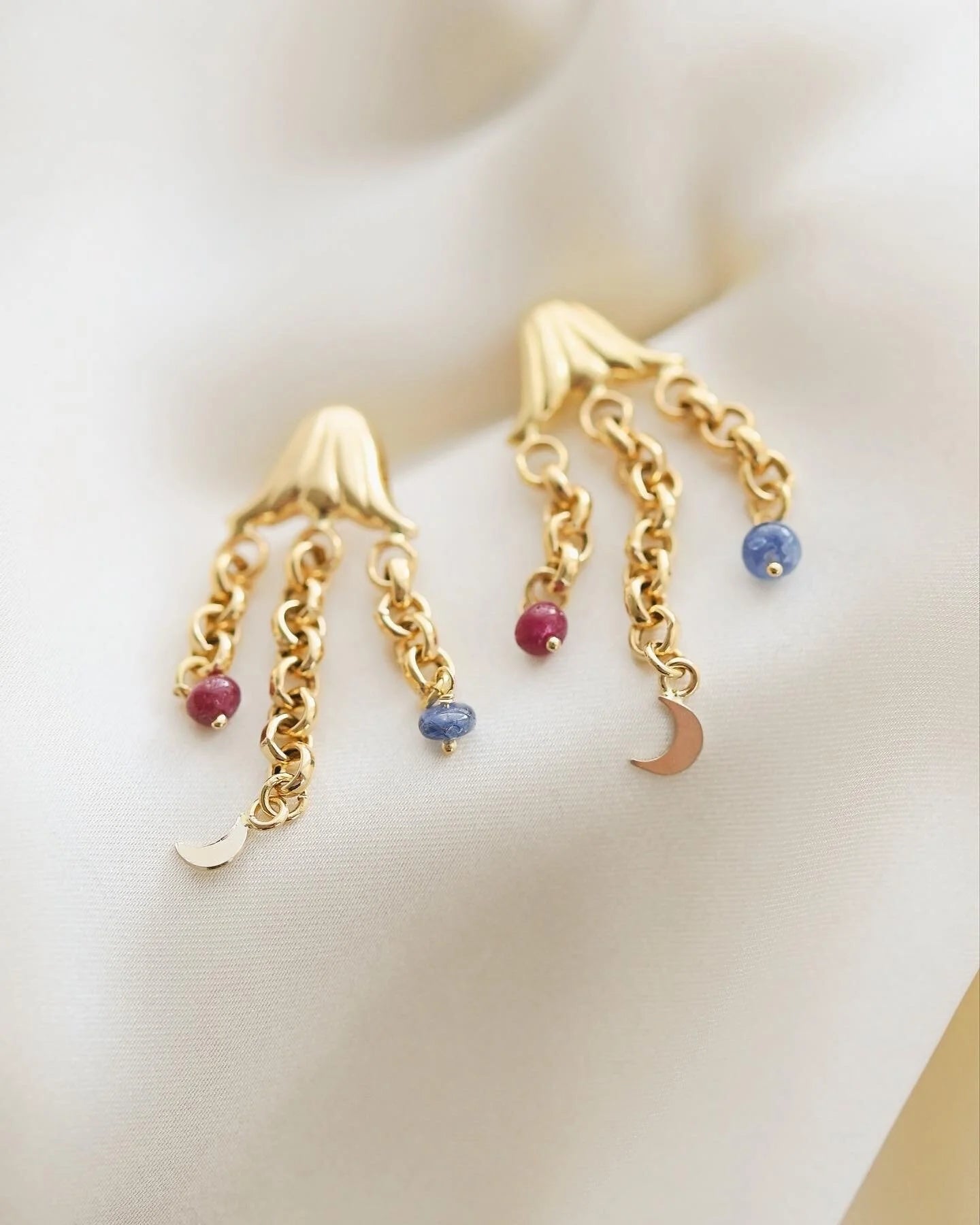 Shipping included! Cute Moon and Sapphire Cascade Earrings 18K Gold