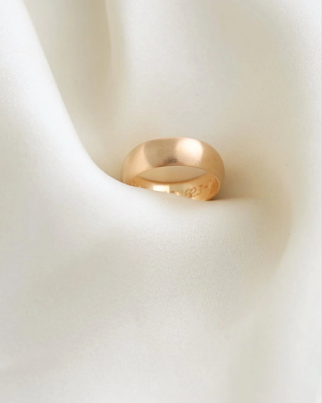 Gorg Heavy Pastel Pink 18K Gold Band 1965
