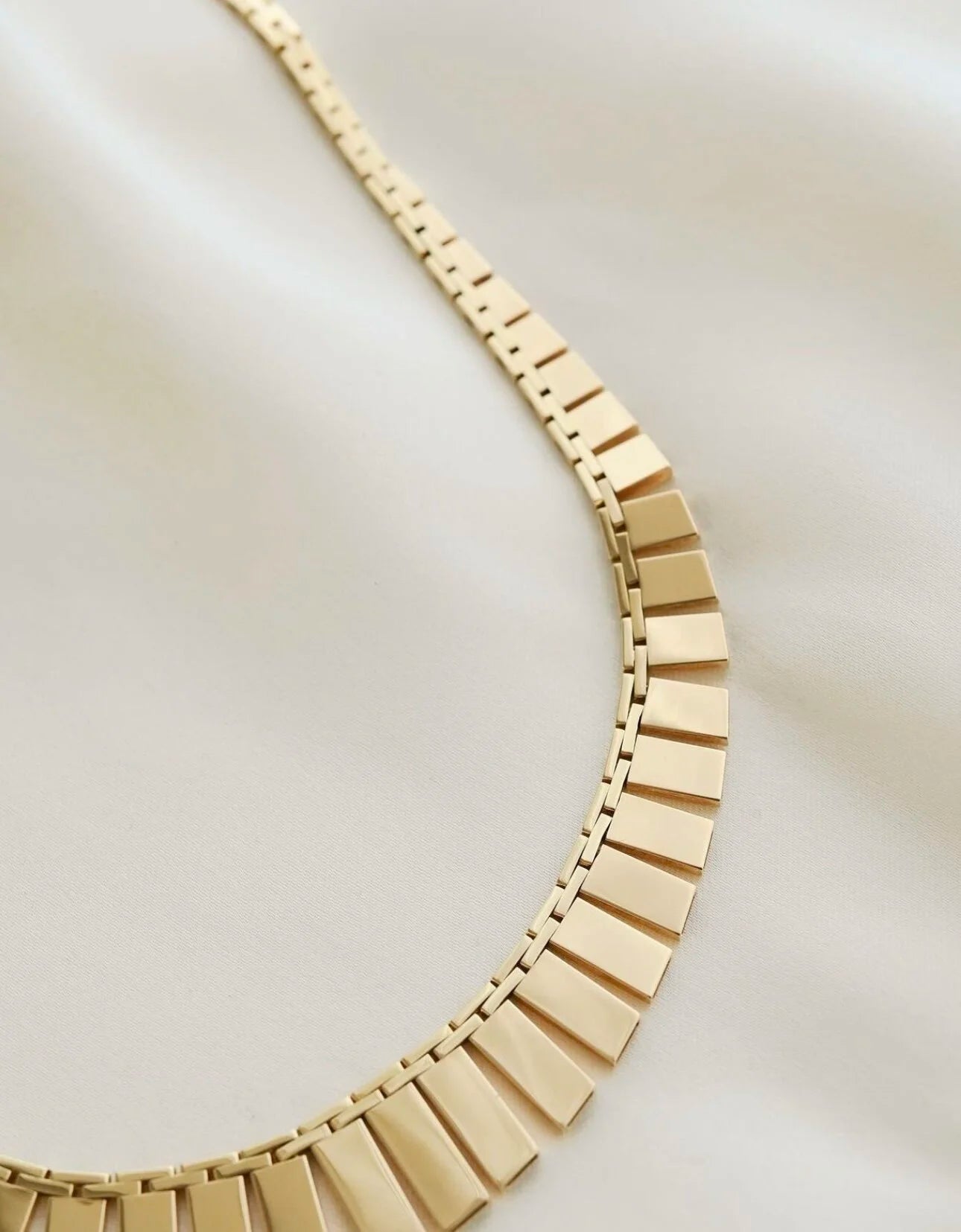 Sexy Fringed Cleopatra Necklace 14K Gold 1960