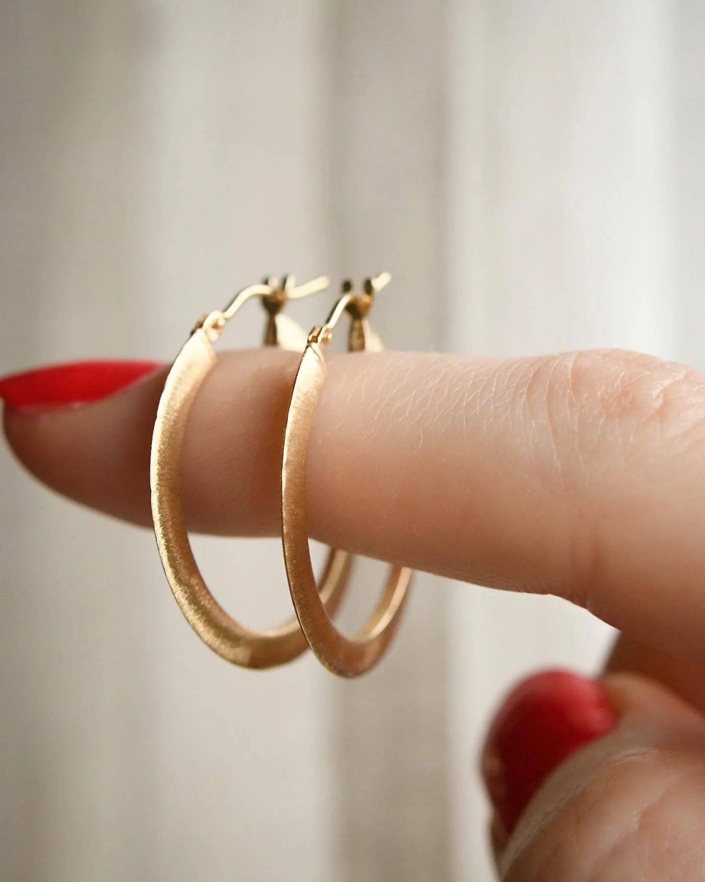 Free shipping! Italian Vintage Hoops 14K Gold Lightweight