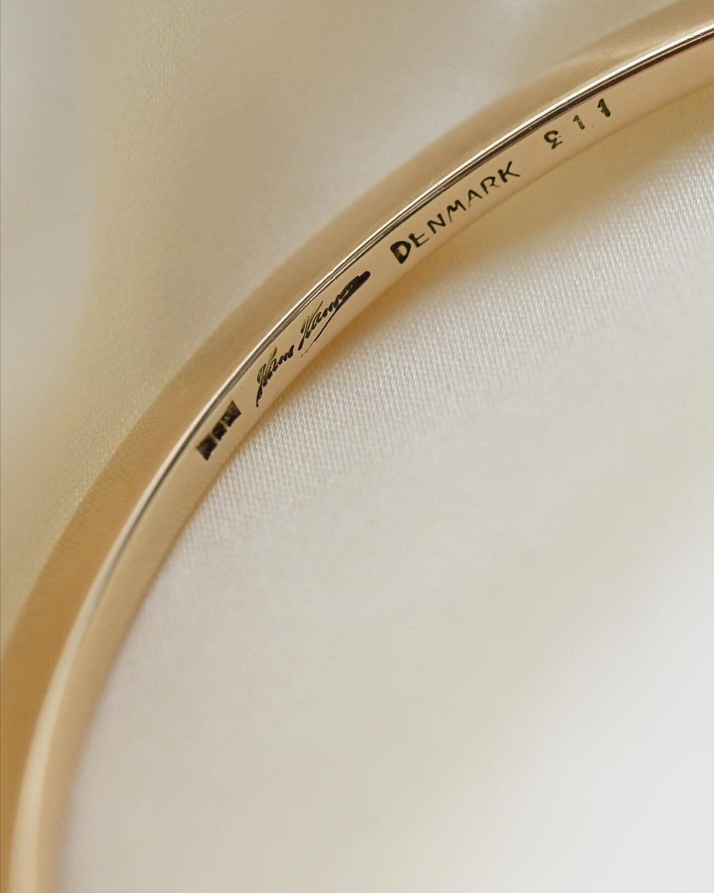 Amazing Knife Edge Vintage Bangle 14K Gold 1940s