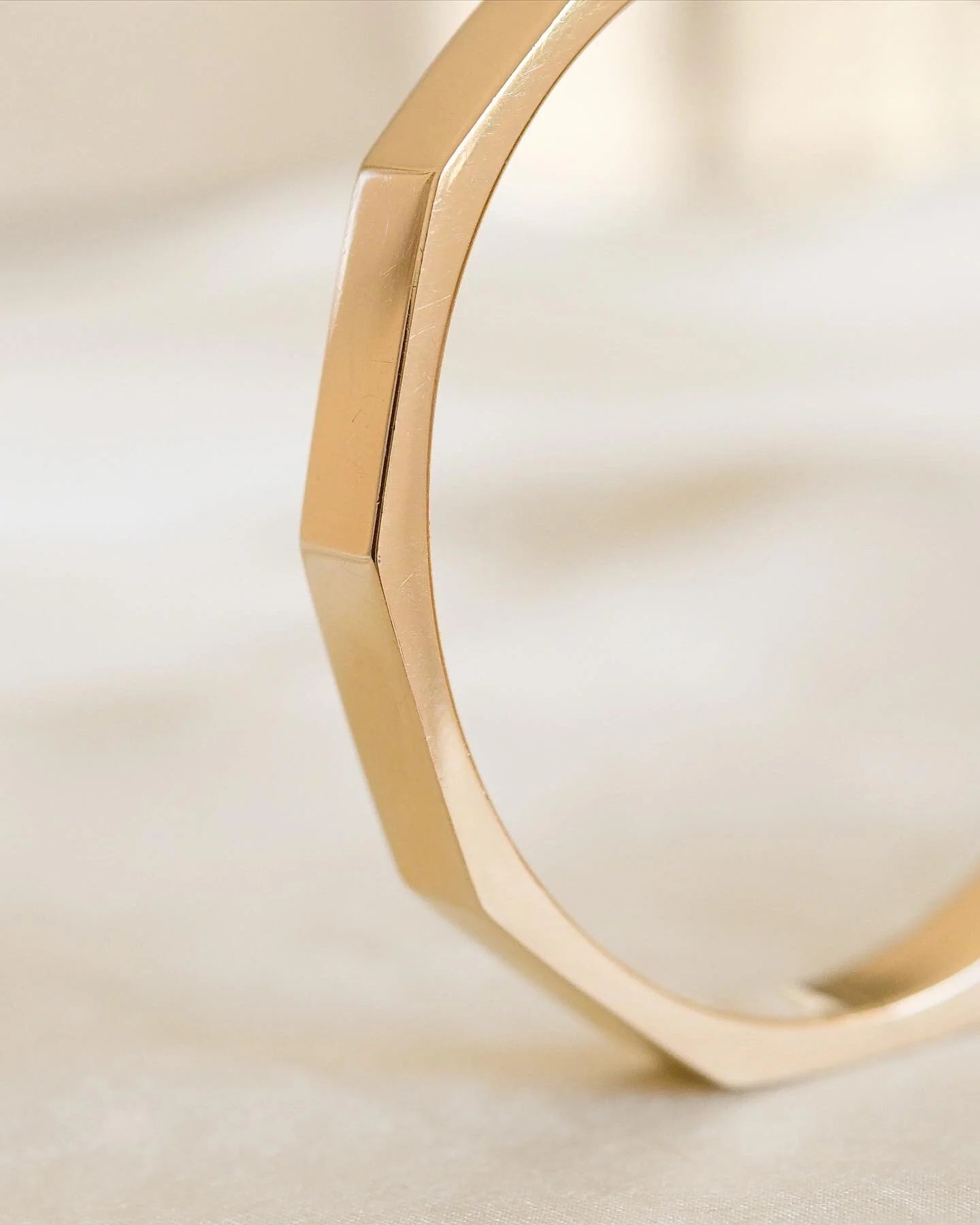 Amazing Sculptural Vintage Bangle 14K Gold 1970s