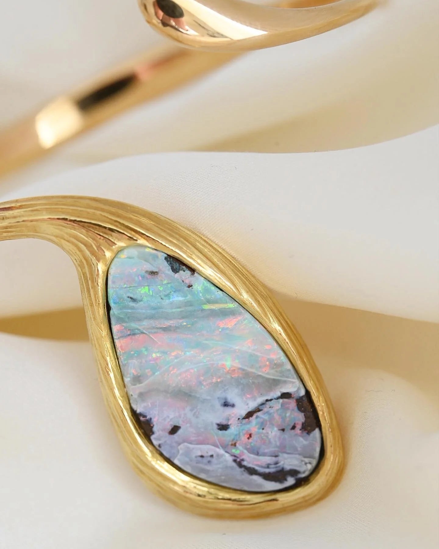 Extraordinary Stunning Natural Opal Bracelet 1970s