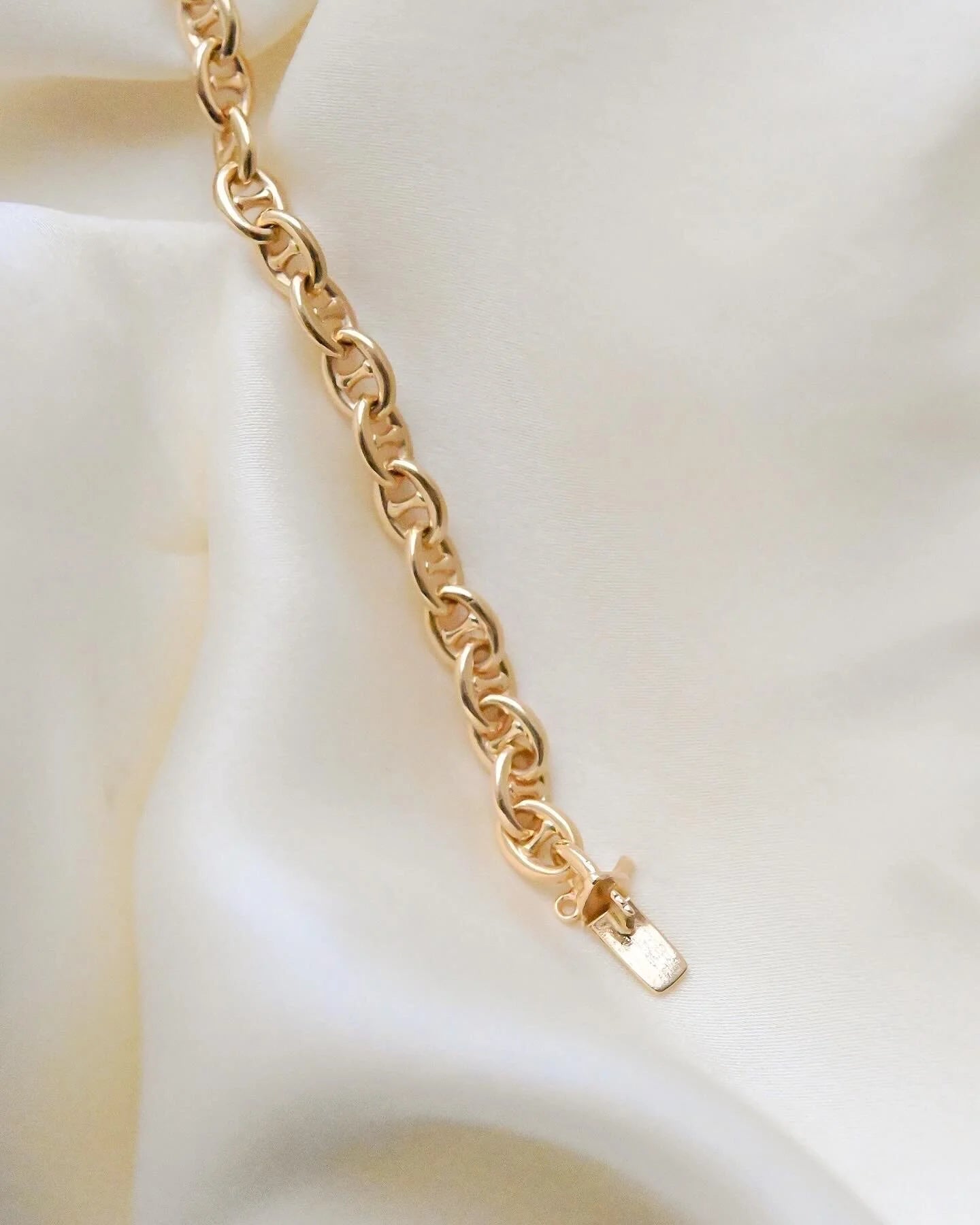 Old Rare Mariner /Gucci Link Bracelet from 1934 18K Gold