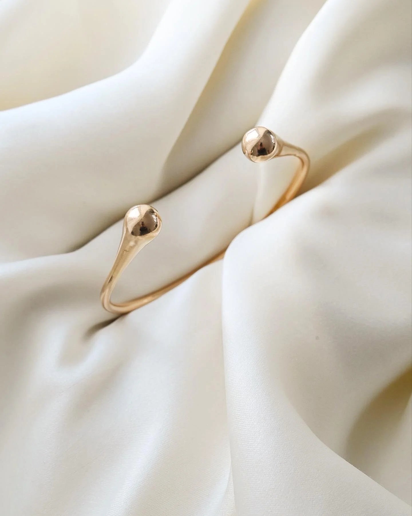 The Most Elegant Bangle 18K Gold 1990