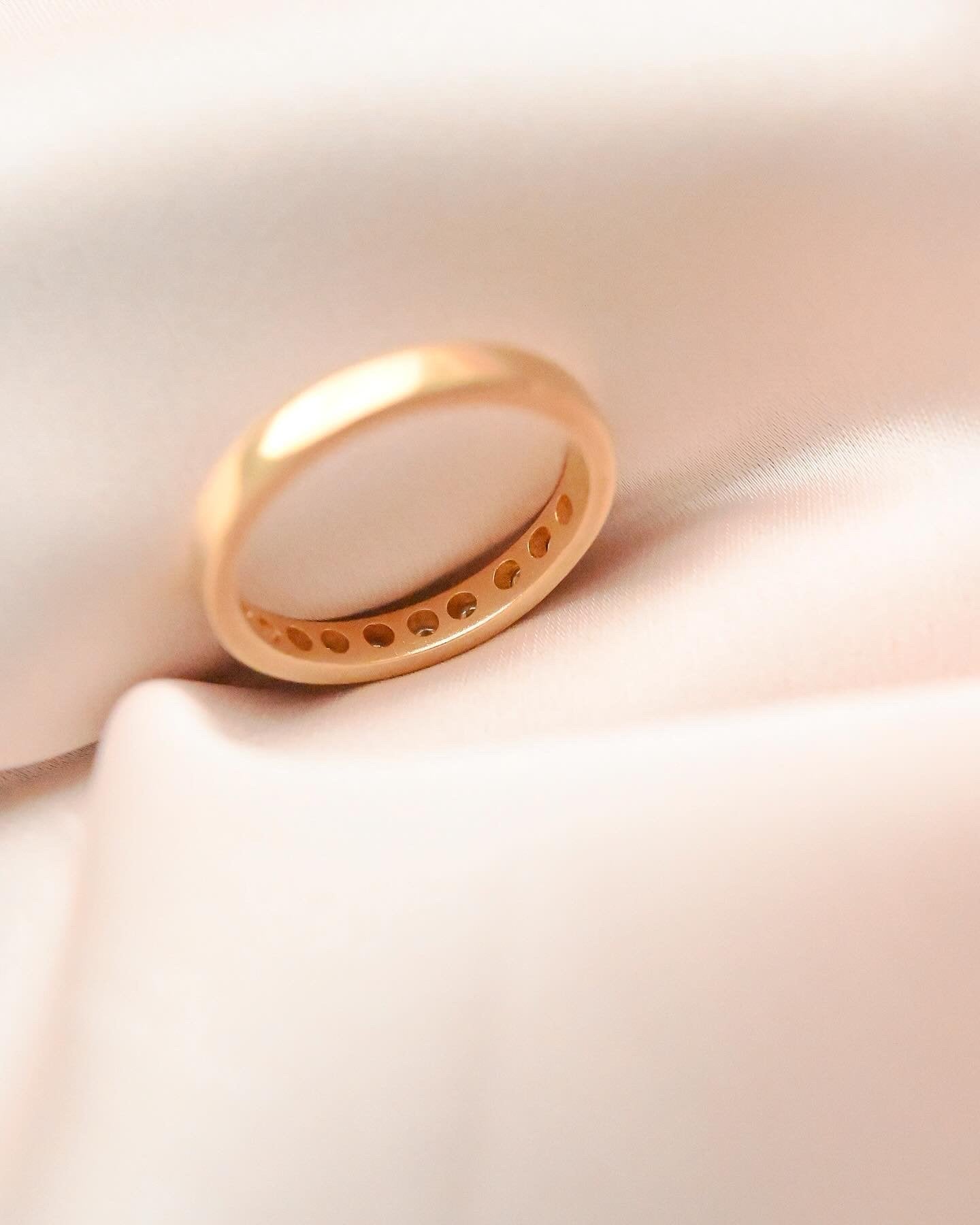 Big Substantial Old Diamond Wedding Band 18K Gold Sweden