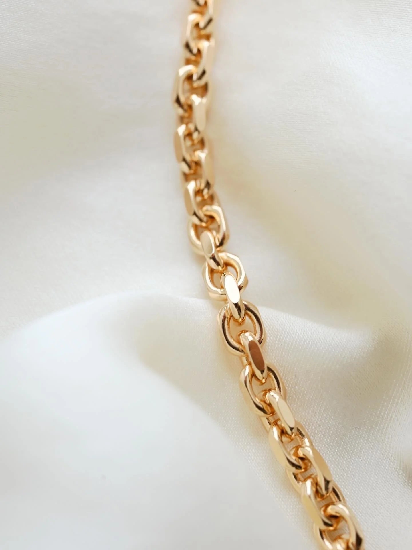 Incredible Rare Vintage Dream Chain 18K Gold Italy 1990s