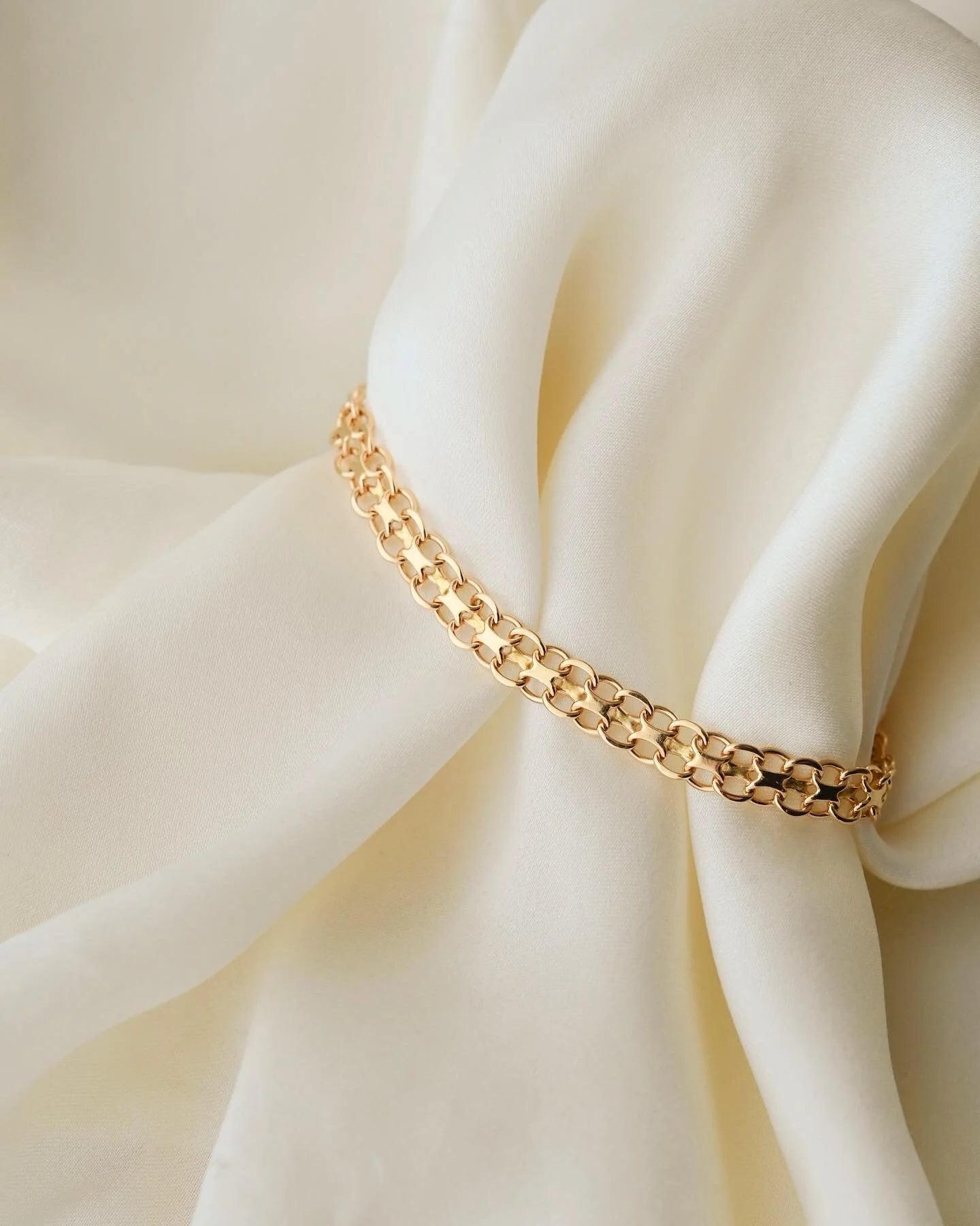 7 Inches Perfect Capricorn Link Bracelet 18K Gold 1969
