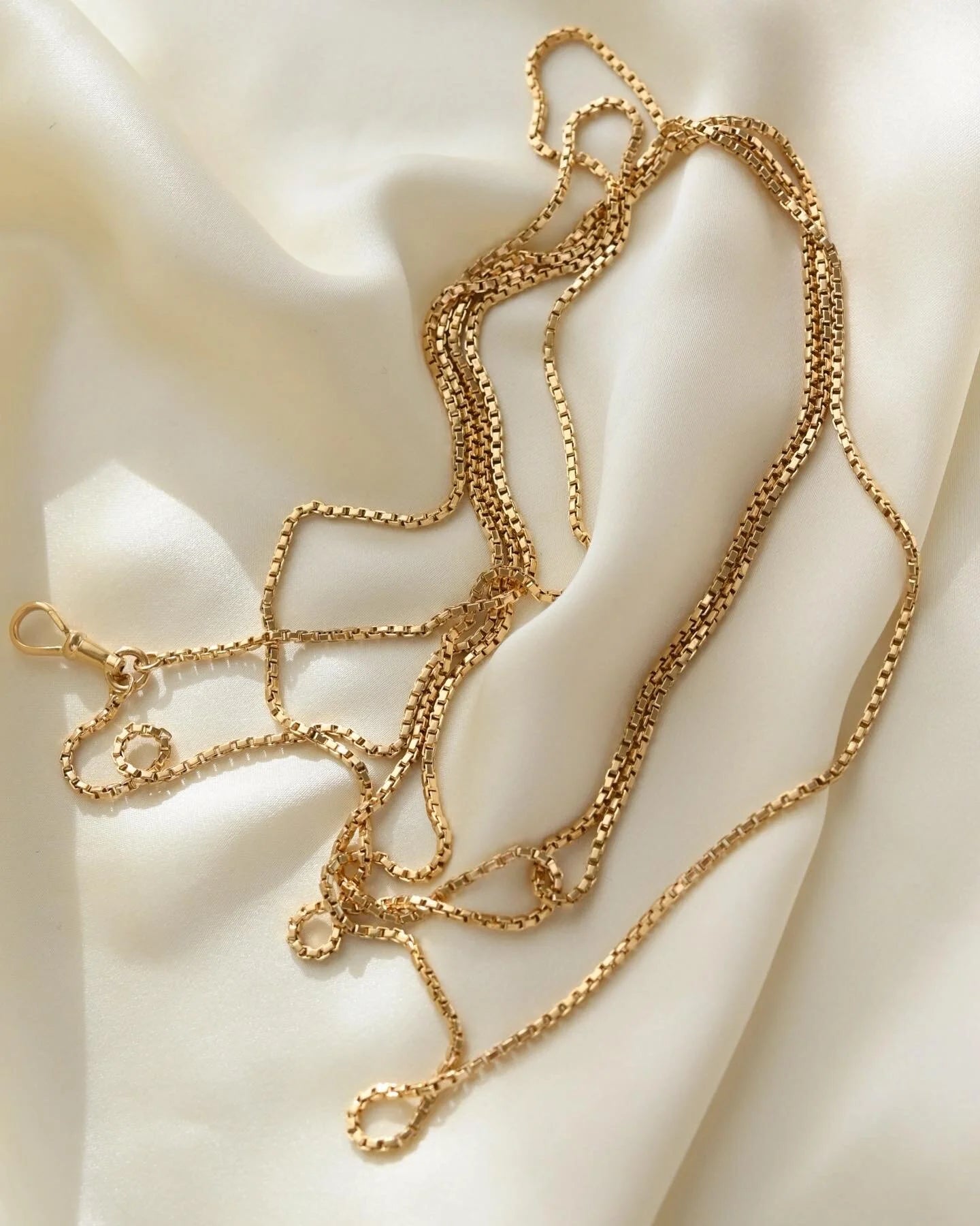 Heavy Sublime 60 Inches Long Guard Chain 18K Gold 1940s
