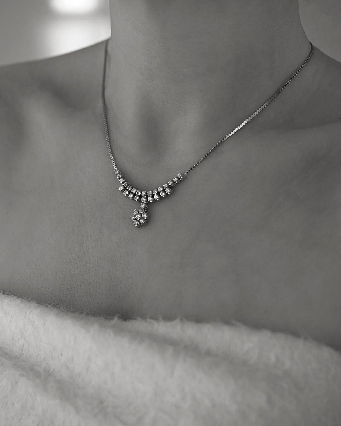Carrie Bradshaw-esque Vintage Diamond Cluster Necklace 18K White Gold