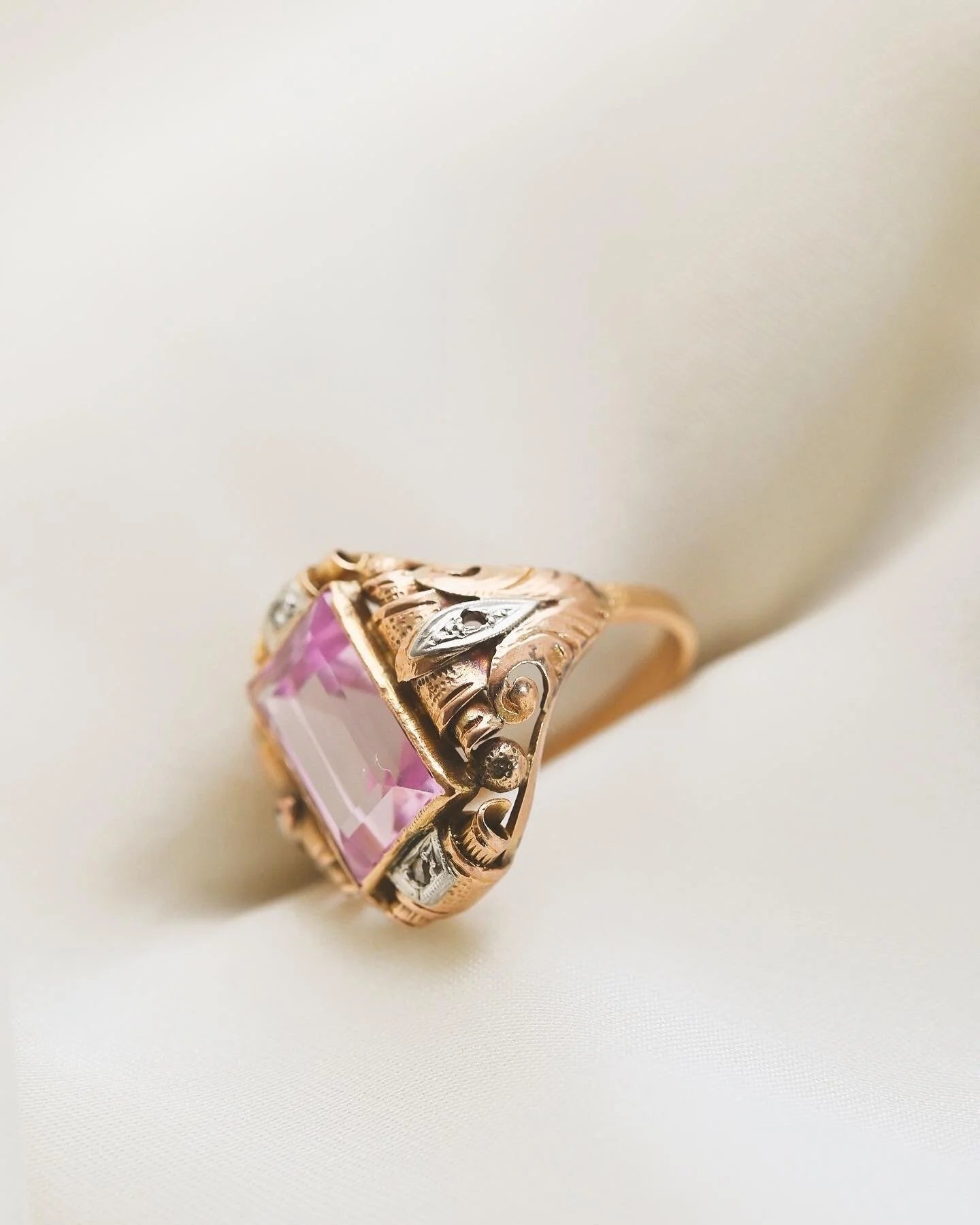 Antique Bubblegum Pink Sapphire Ring 18K Gold 1930s