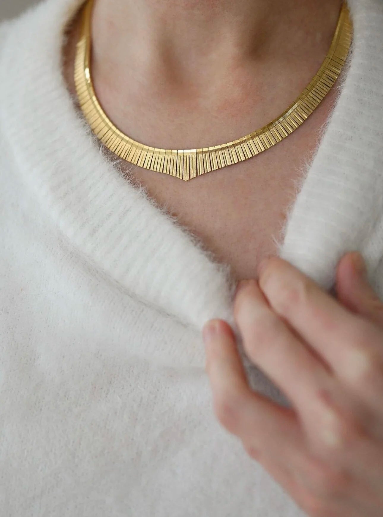Insane Heavy Goddess Necklace 18K Gold