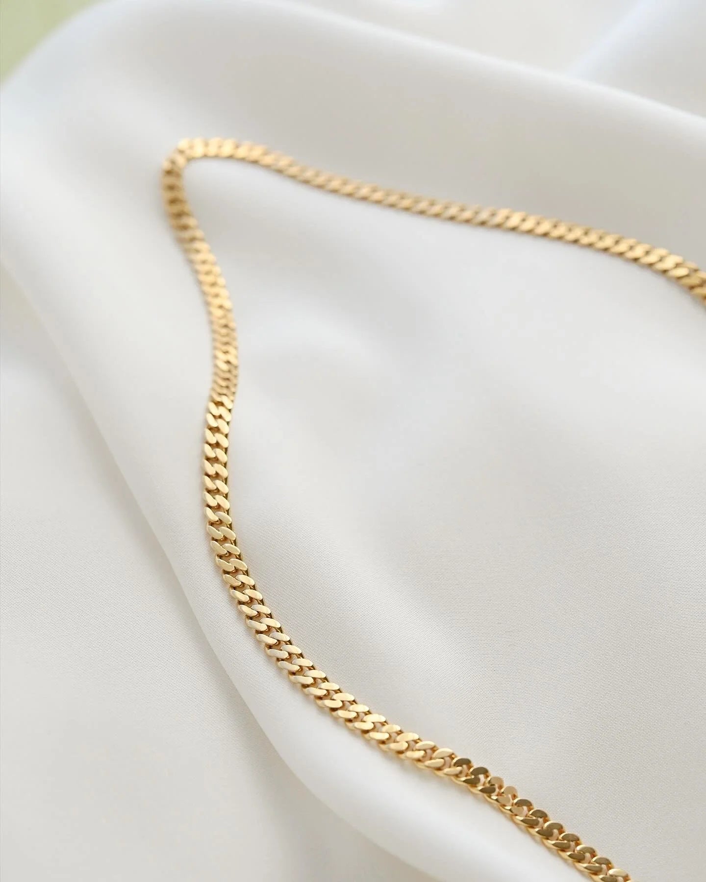 Heavy, Radiant, Perfect Watch Chain Necklace 19 Grams 18K Gold Late 1800s