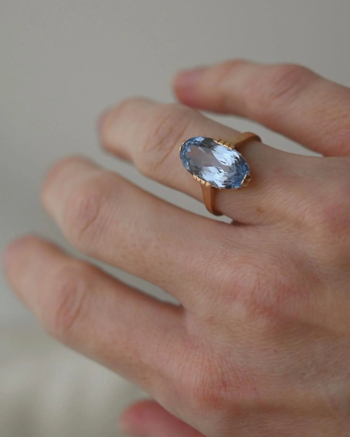 Antique Ocean Blue Topaz Ring 18K Gold 1938