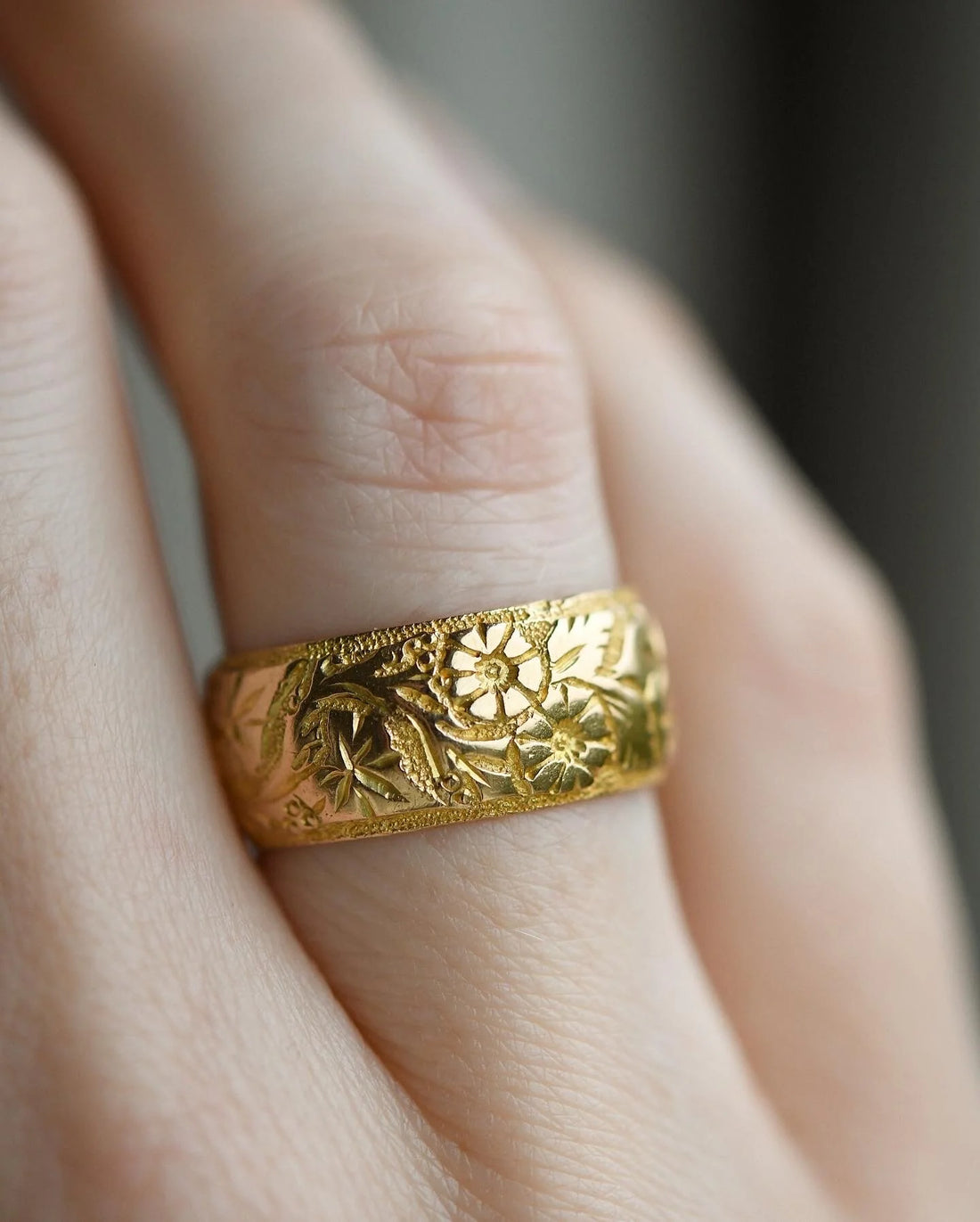 The Perfect Antique Wedding Band 18K Gold 1915