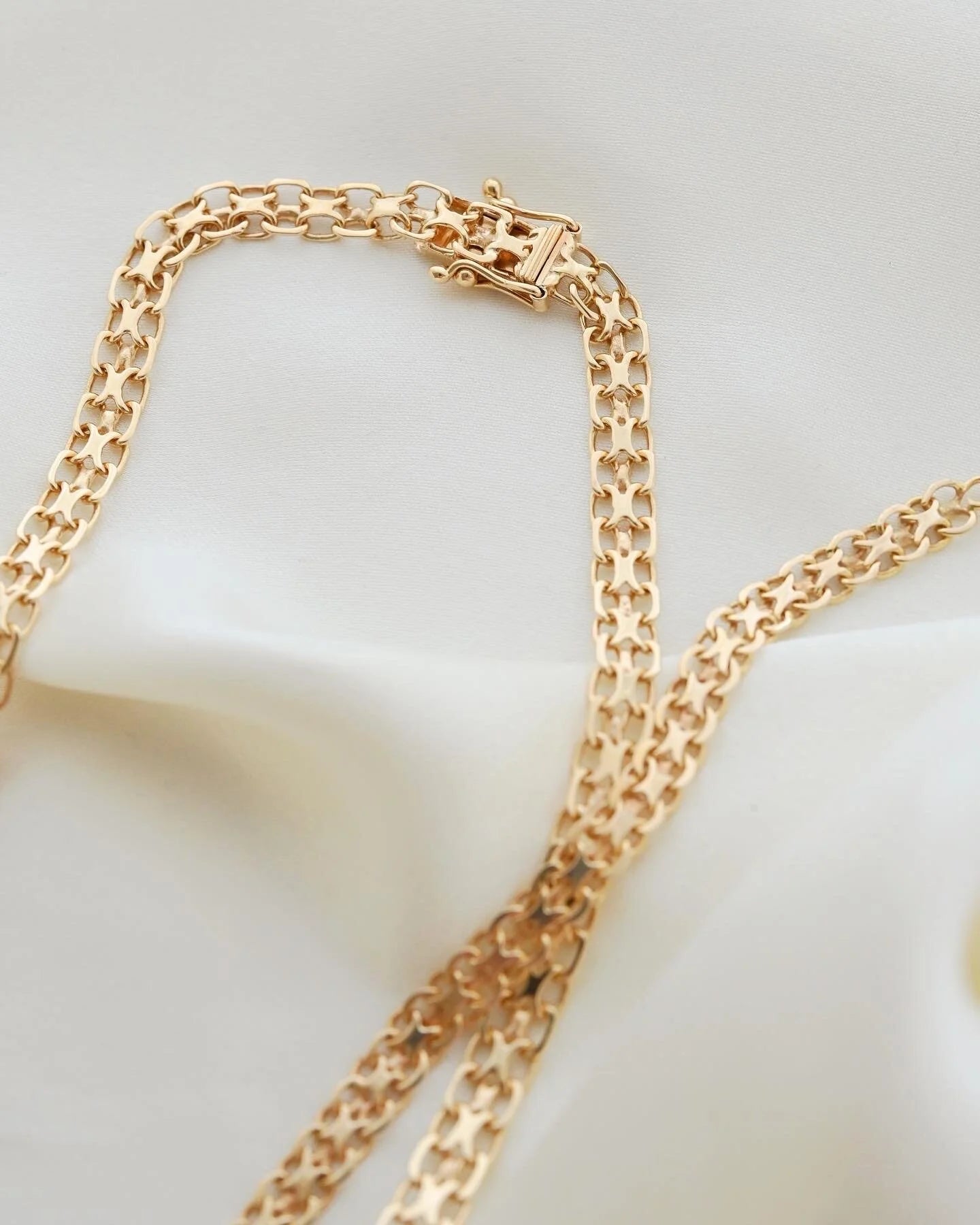 Heavy 17 Inches Swedish Vintage X Link Necklace 18K Gold 1961