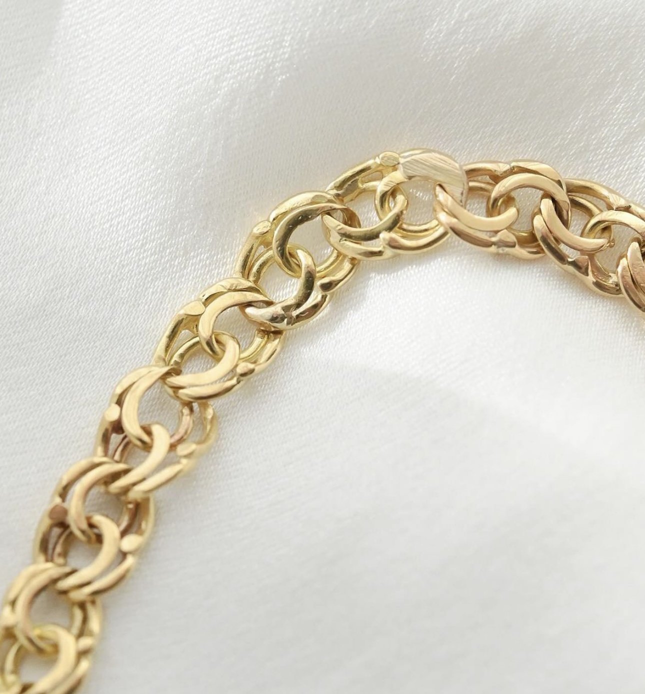Magical Zodiac Charm Bismarck Bracelet 18K Gold 1944