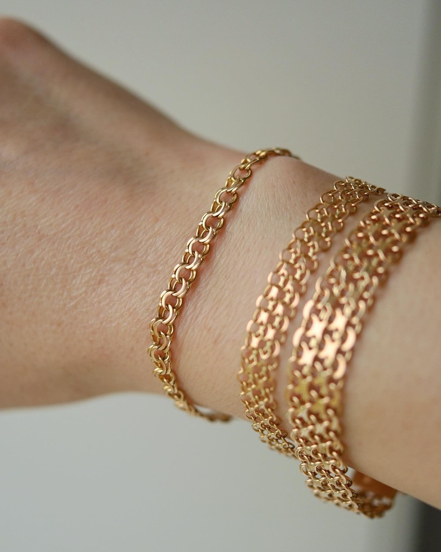 Glowing Swedish Bismarck Bracelet 18K Gold 1957