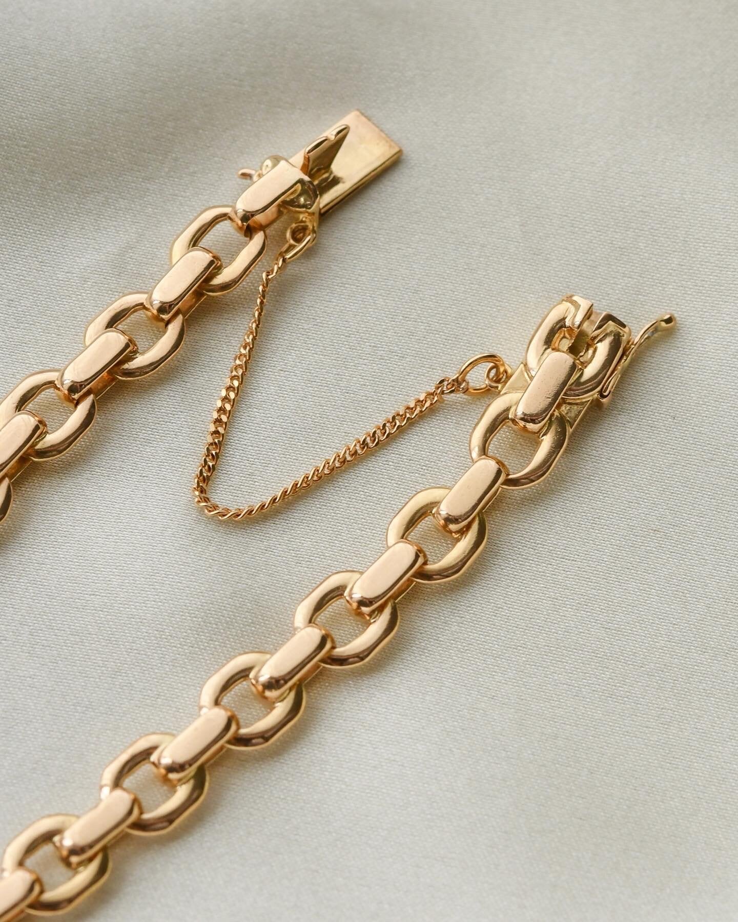 Sublime 18K Gold Bracelet 22 Grams 1944
