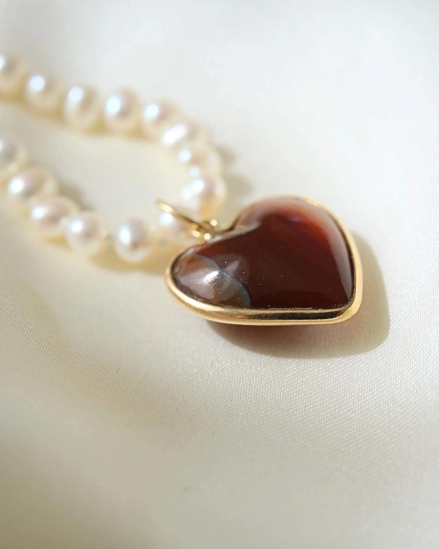 Sublime Banded Agate Heart Pendant 18K Gold