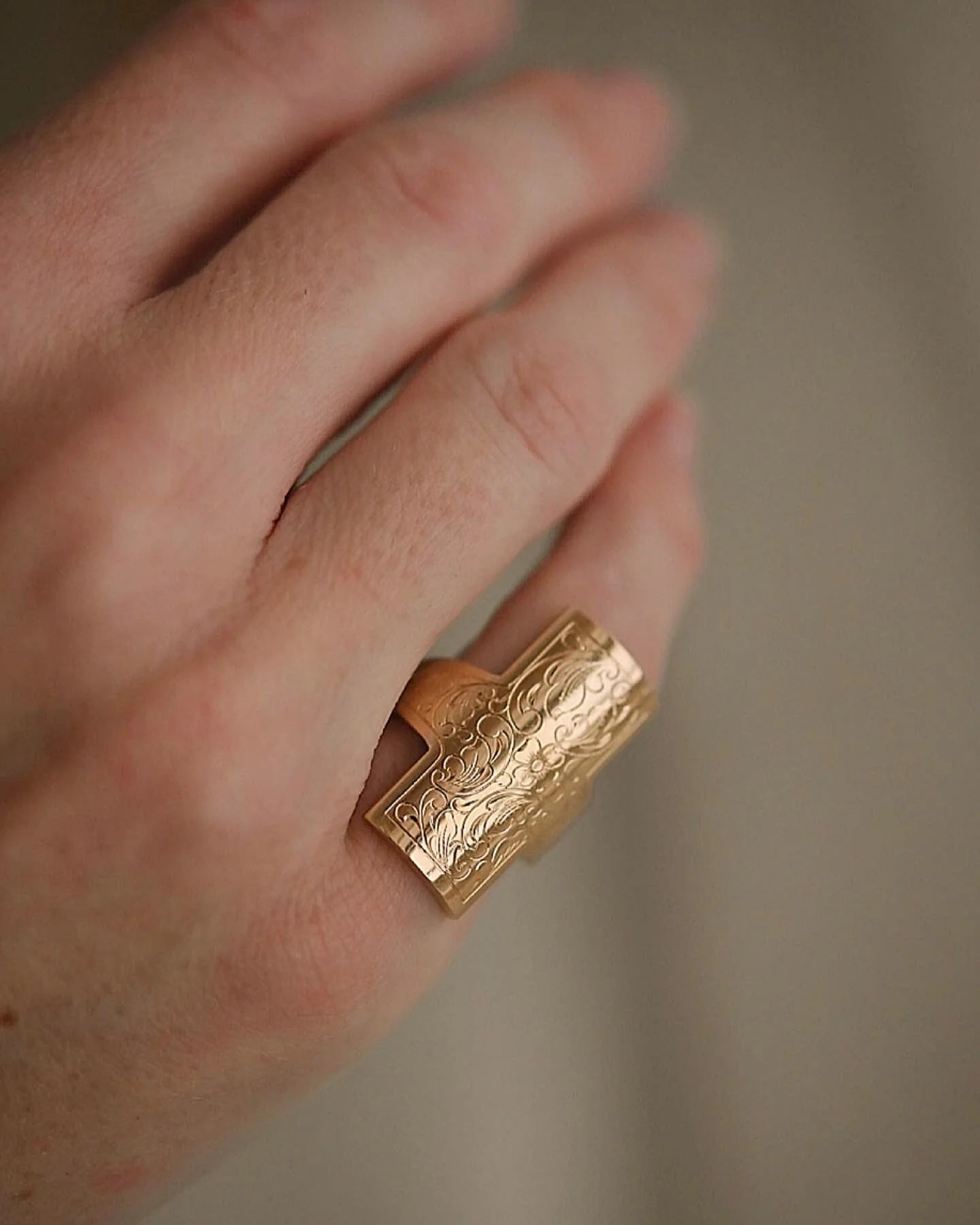 Massive Flower Shield Ring 18K Gold 1960