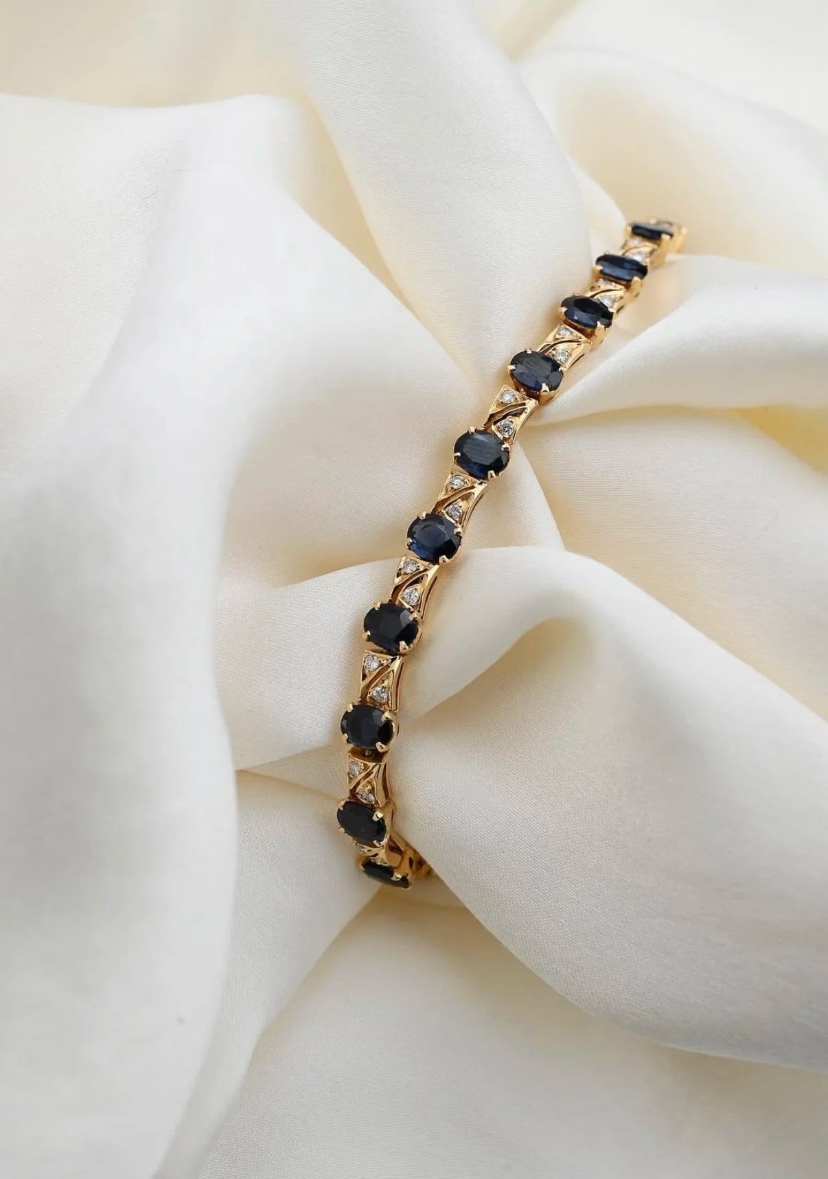 Special Midnight Blue Sapphire x Diamond Tennis Bracelet 18K Gold 1960s Denmark
