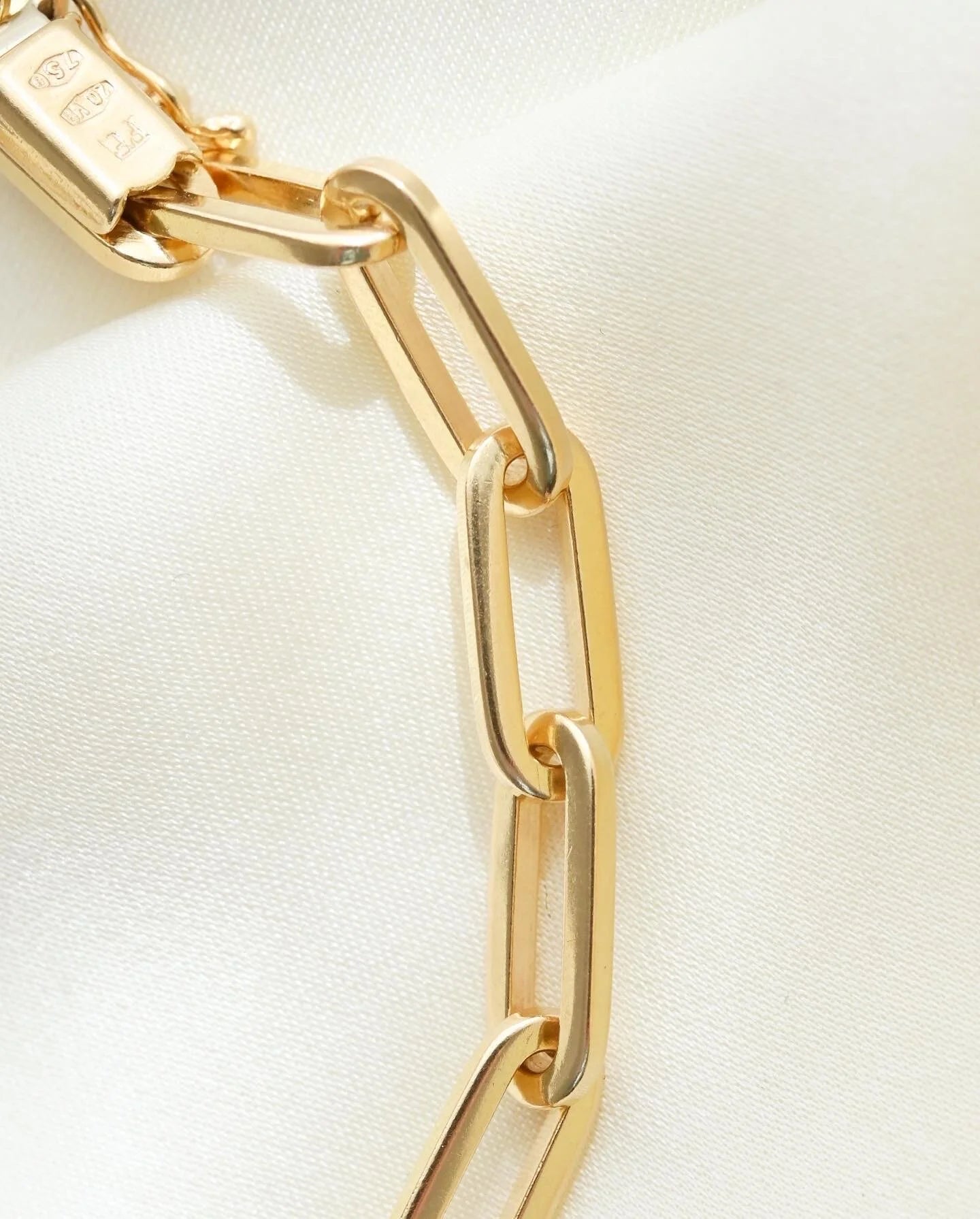 Perfect Italian Vintage Paper Clip Bracelet 18K Gold