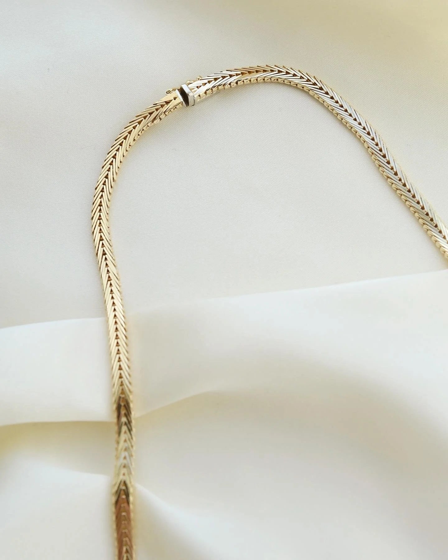 RARE Stunning Geneva Link Variant Necklace 14K Gold 1970