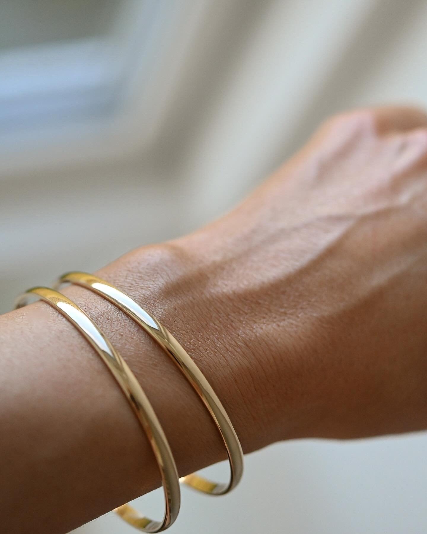 OMJ FINE JEWELRY : The Heirloom Bangle 18K Gold