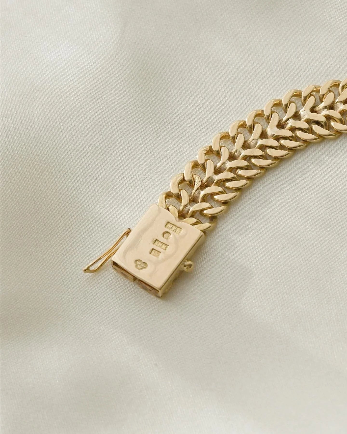 Sublime Jumbo HerringBone Bracelet 18K Gold 1961
