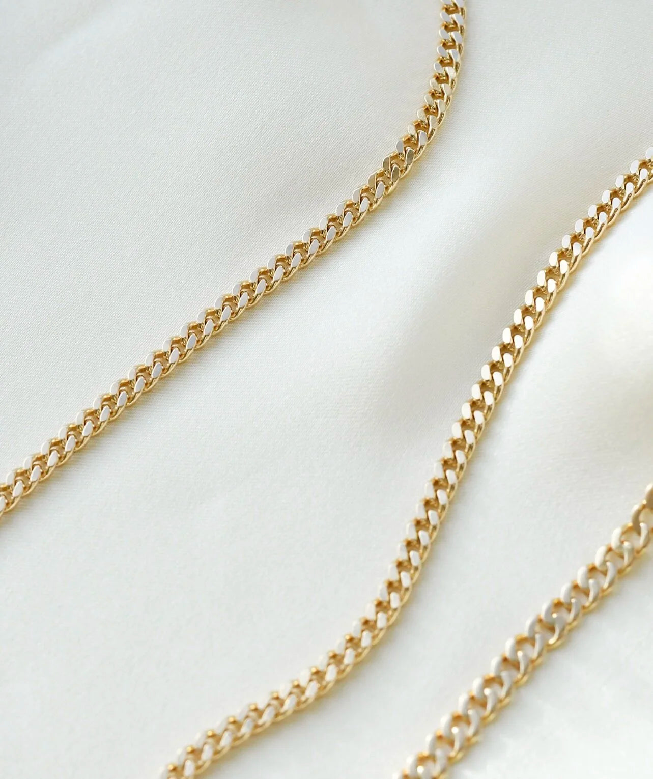 Beautiful Curb Link Chain 18K Gold 1971