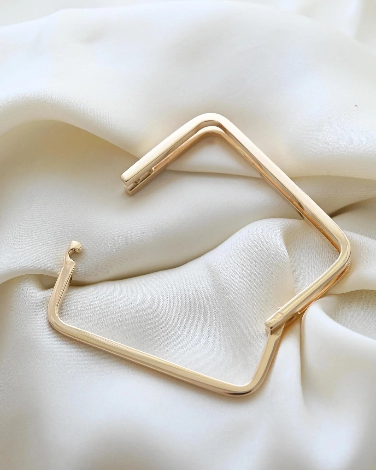 Perfect Scupltural Danish Vintage Bangle By Jørgen Rasmussen 14K Gold 1970s