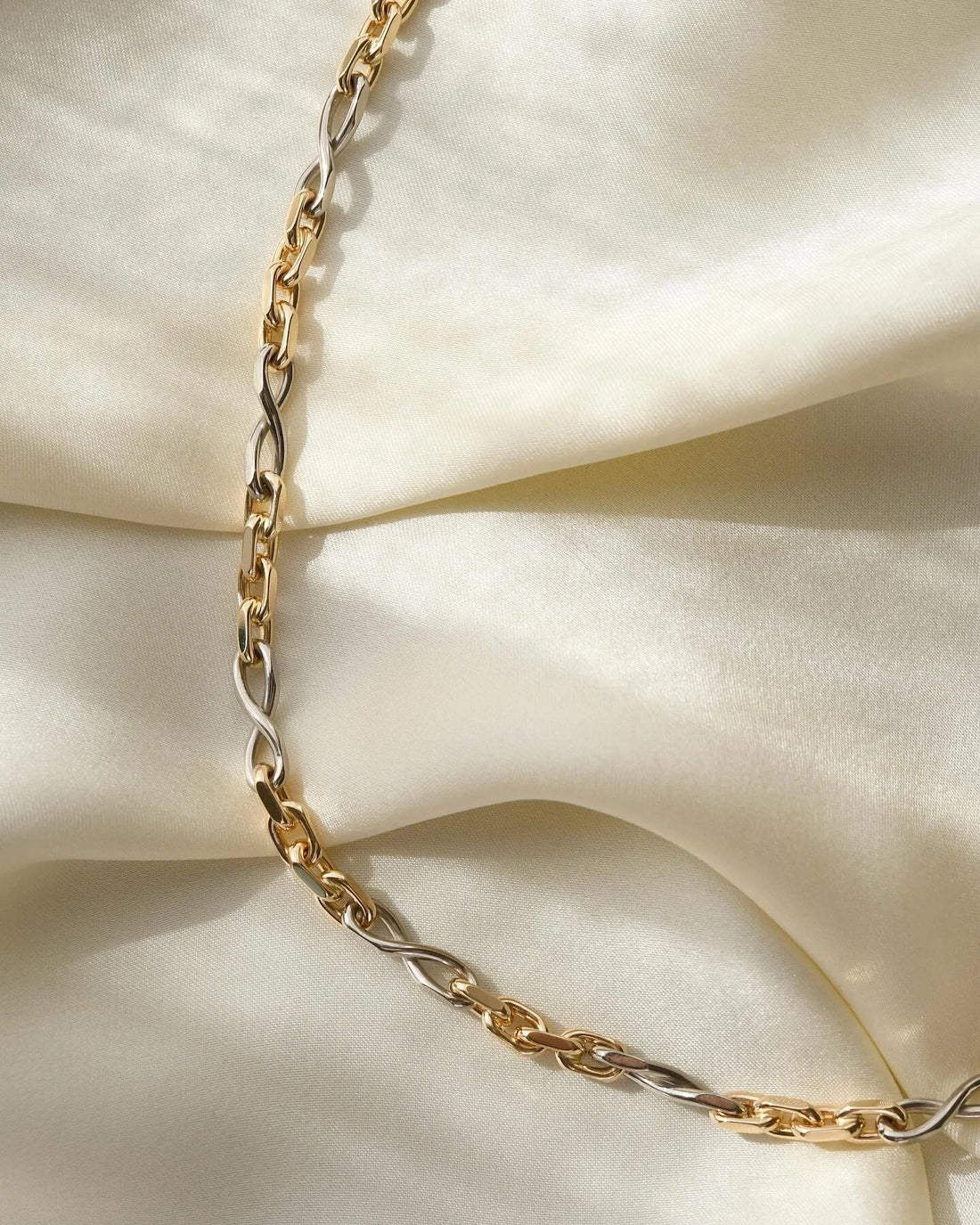 Extraordinary Bi Color Anchor Eternity Link Chain 32 Grams 14K Gold