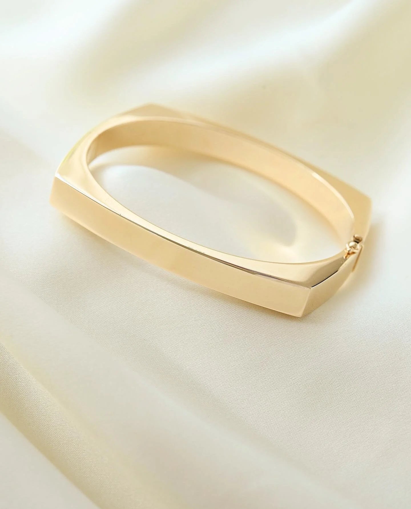 Sculptural Danish Vintage Bangle 14K Gold