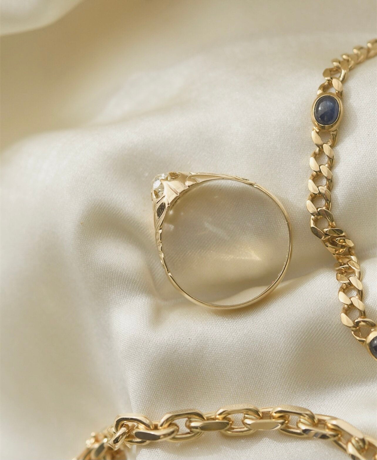 Beautiful Antique Old Mine Cut Diamond Ring 18K Gold 1800s