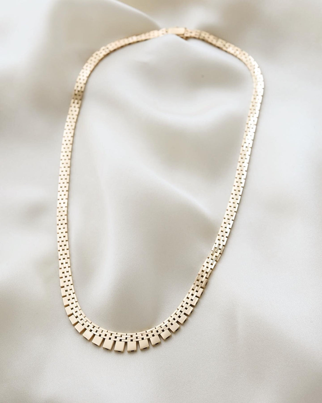 Stunning Mid Size Brick Line Necklace 18 Inches 14K Gold 1960s