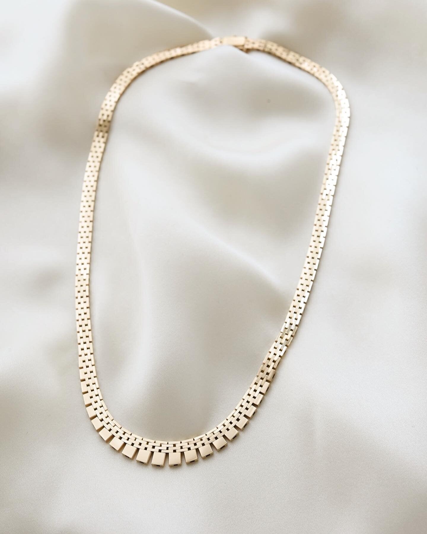 Stunning Mid Size Brick Line Necklace 18 Inches 14K Gold 1960s