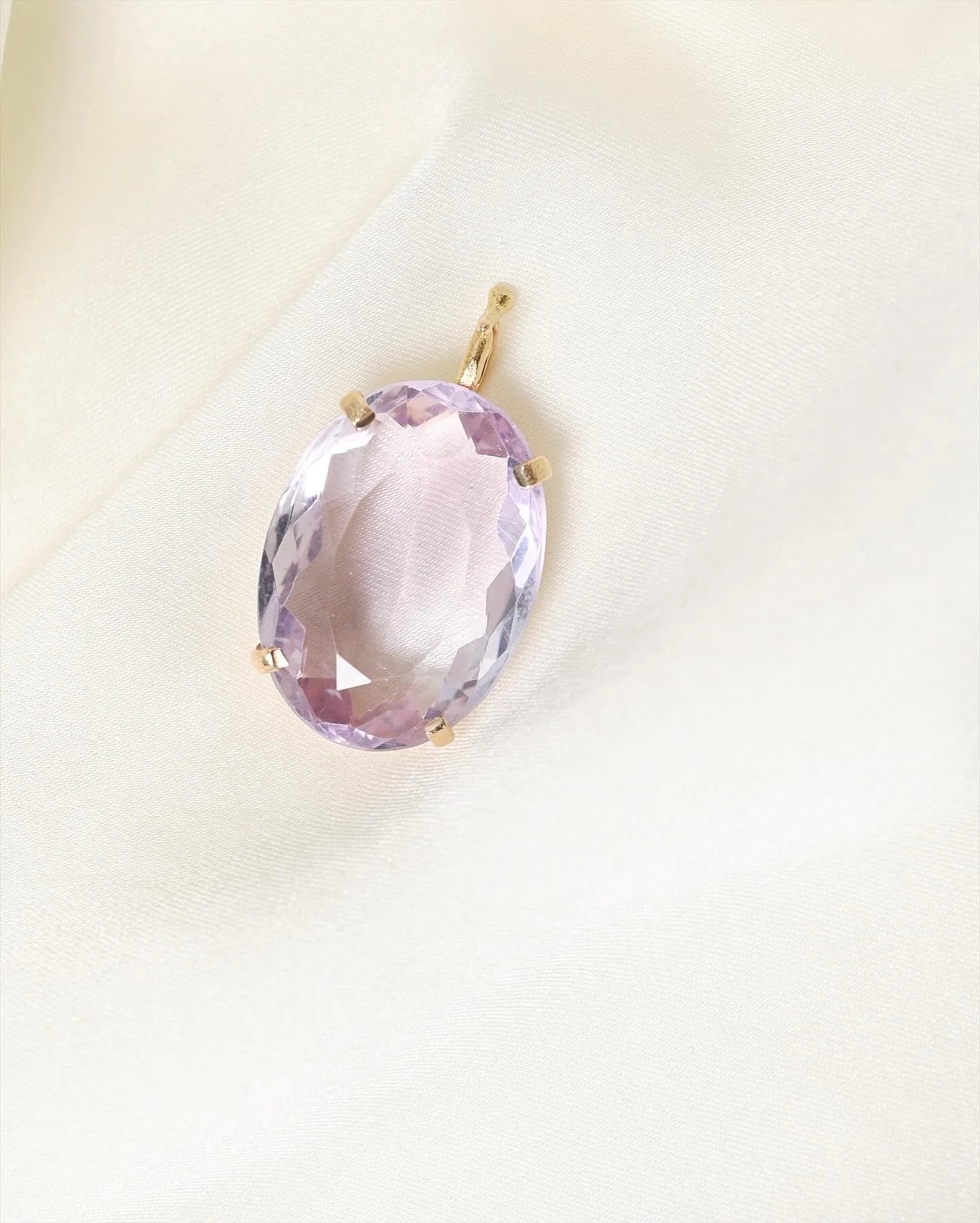 Extraordinary Rose De France Amethyst Pendant 18K Gold